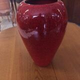 Vase en porcelaine rouge