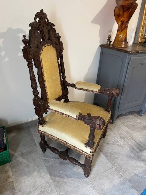 Gothic Renaissance style throne chair