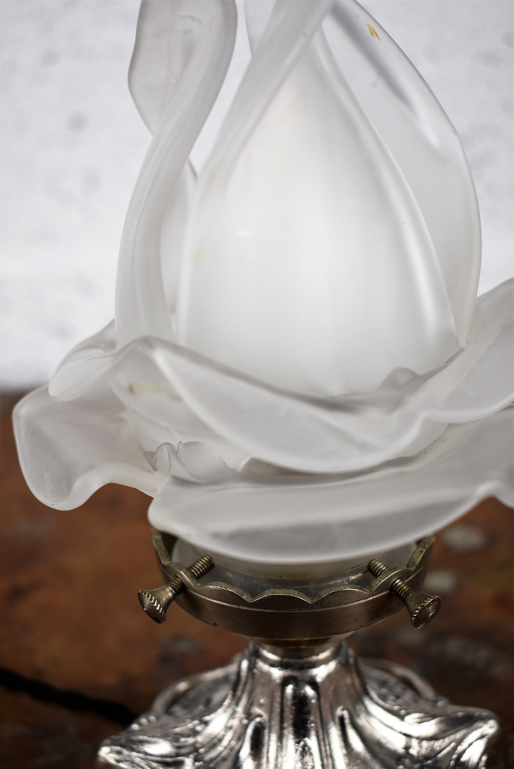 Art deco lamp their in glass paste