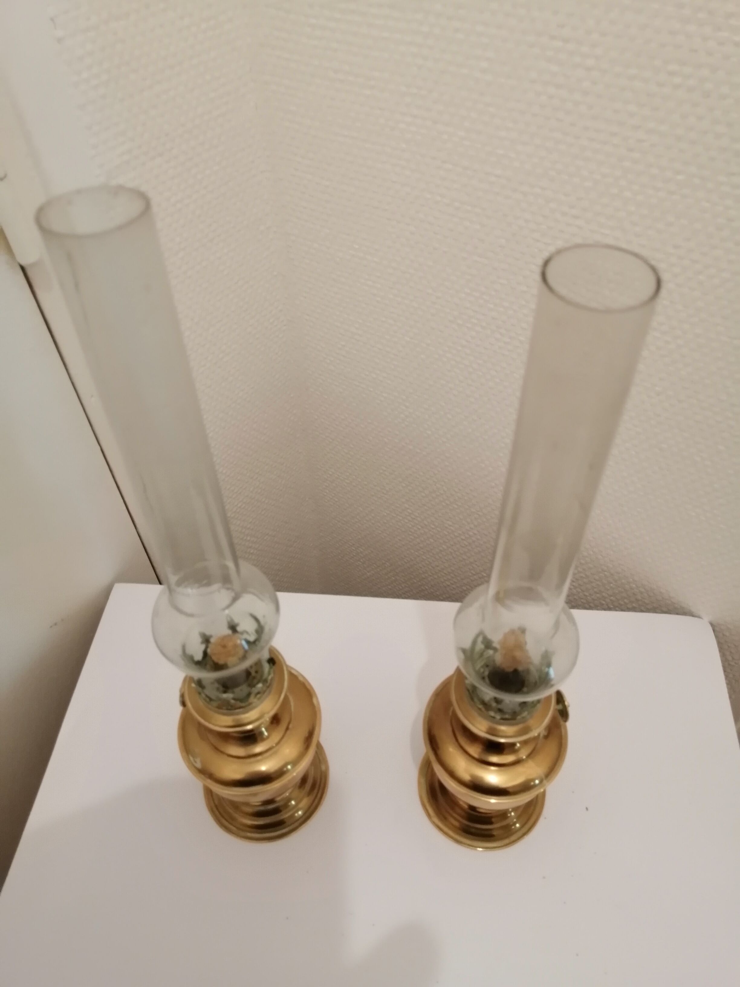 1 PAIR OF COPPER OIL LAMP