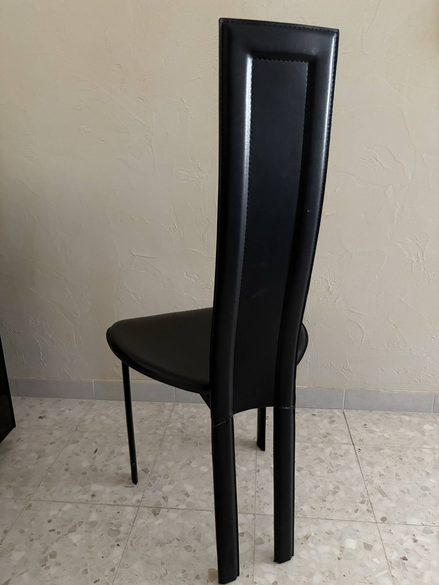 Dining table Cattelan marble with 4 chairs.