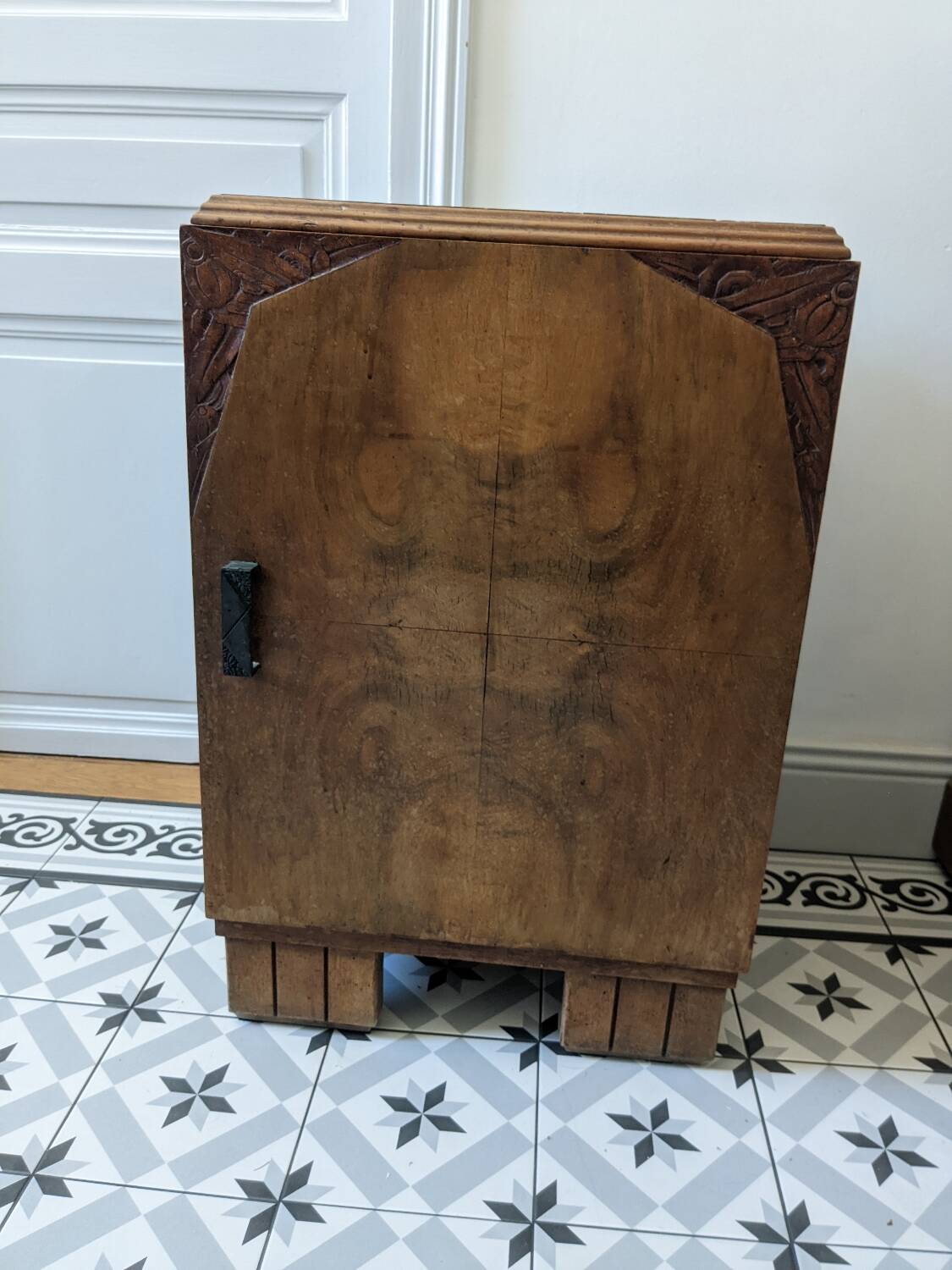 Small occasional piece of furniture