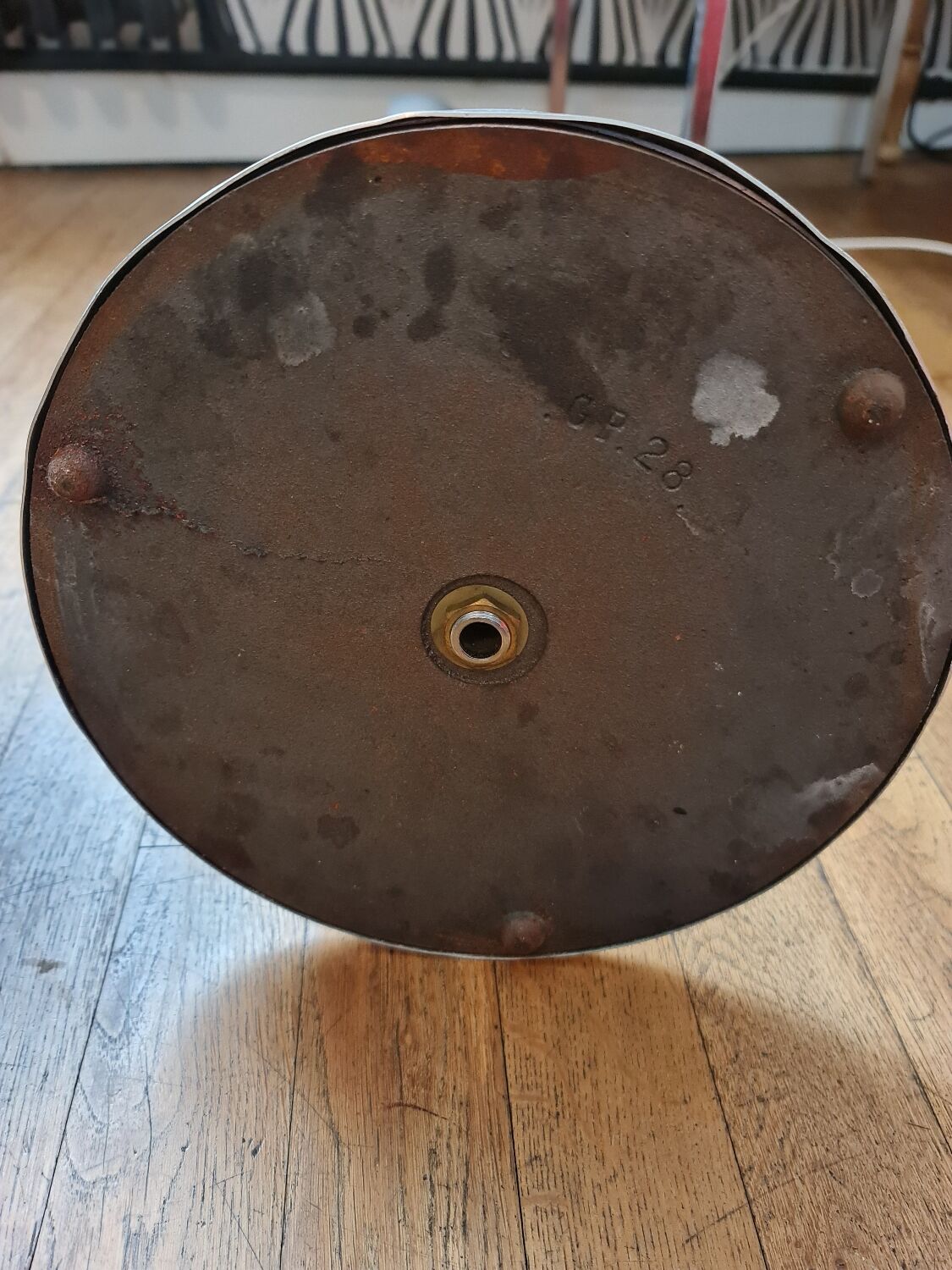 Two-light floor lamp with removable magnetic Eyes Ball.