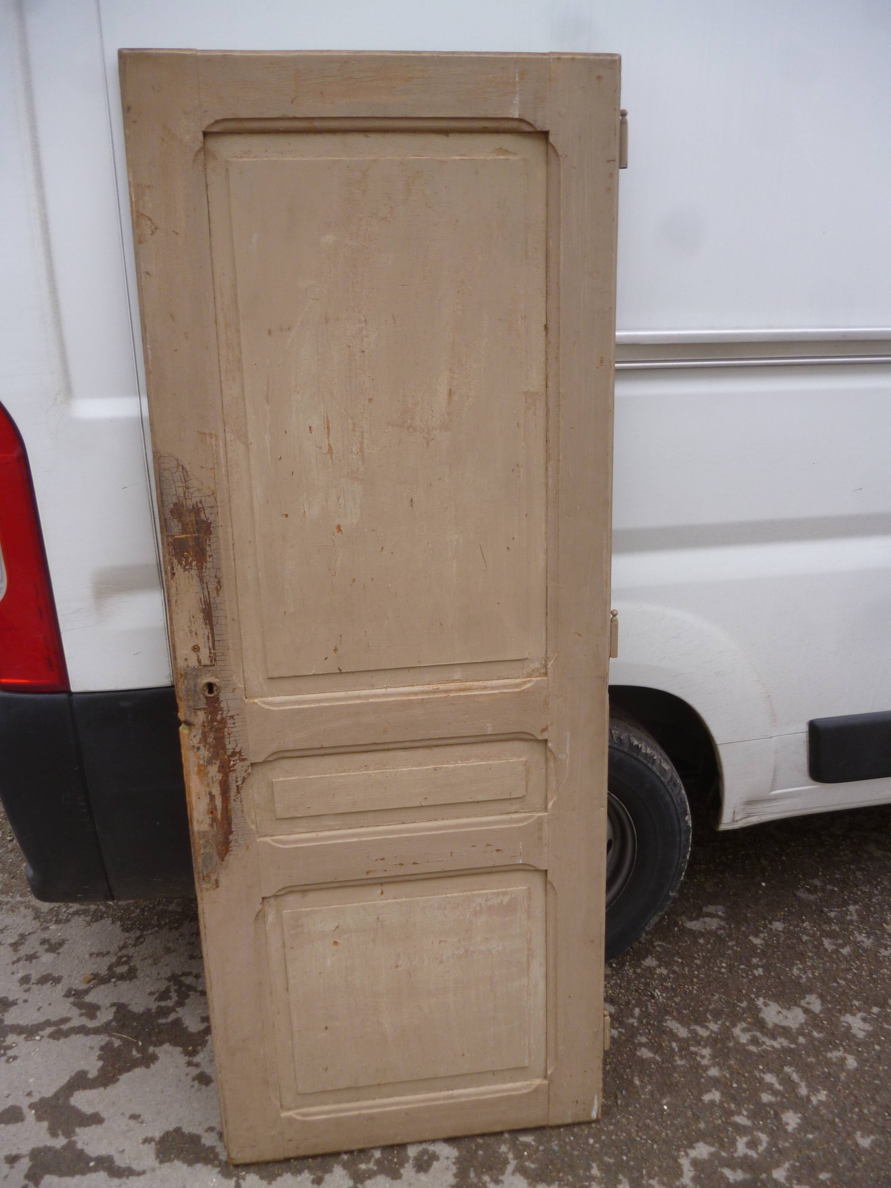 Old door beige patina