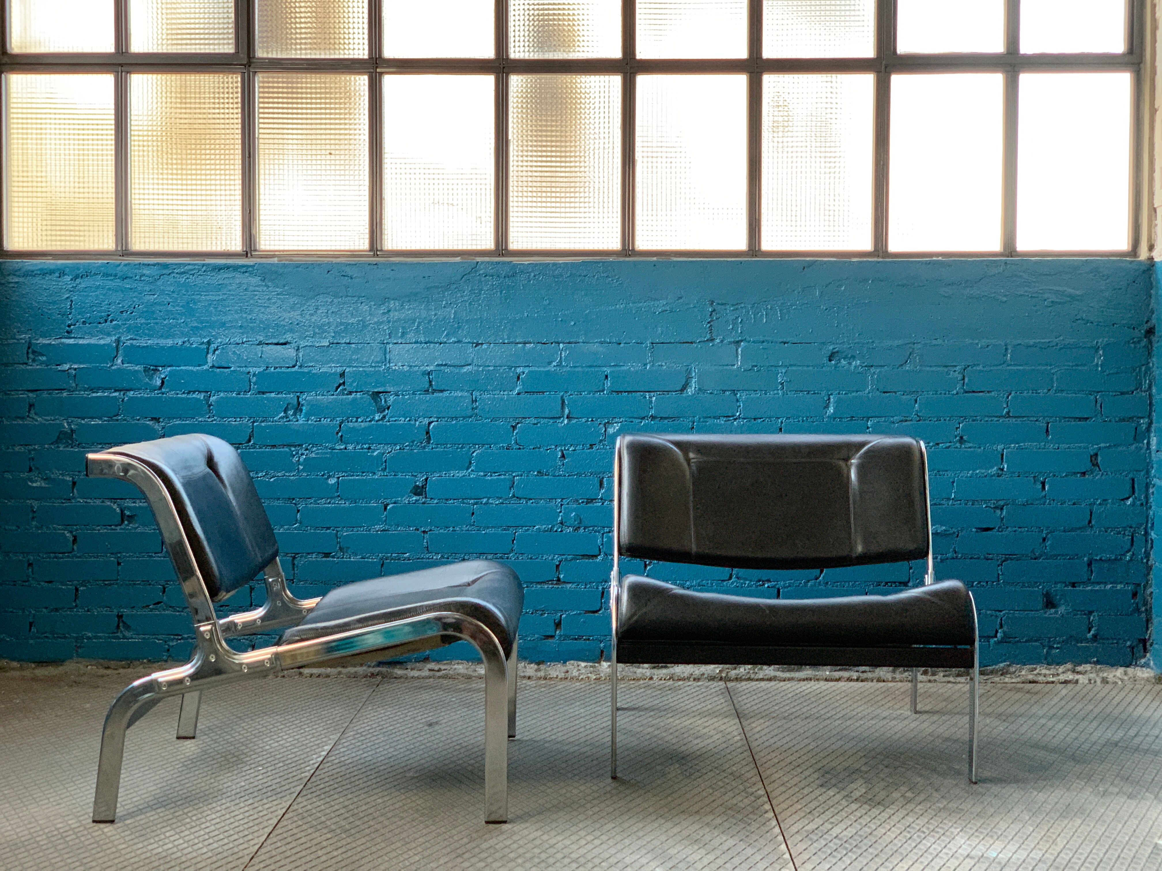 Pair of Whist chairs by Olivier Mourgue 2nd edition Airborne 1964