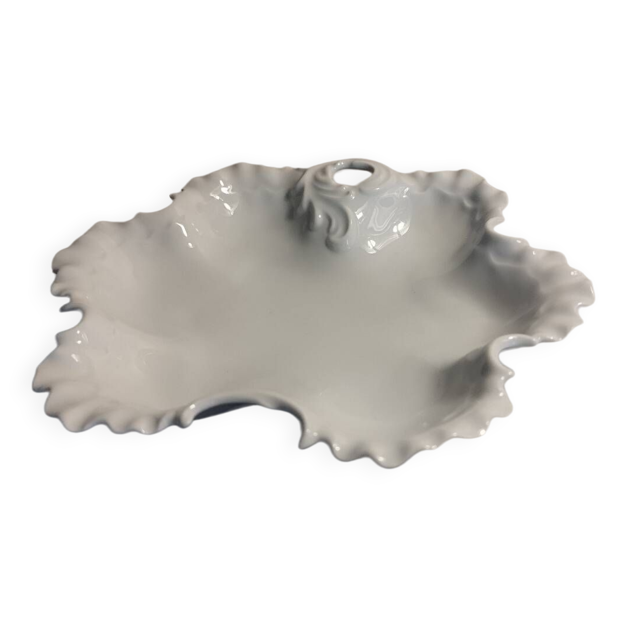 White porcelain pocket tray