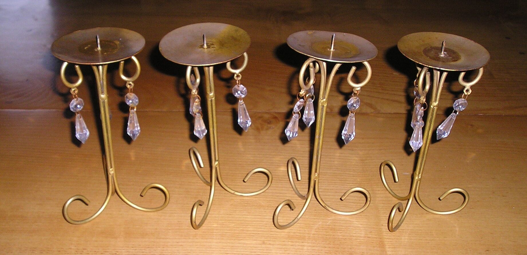 Set of 4 table candle holders with grapevines