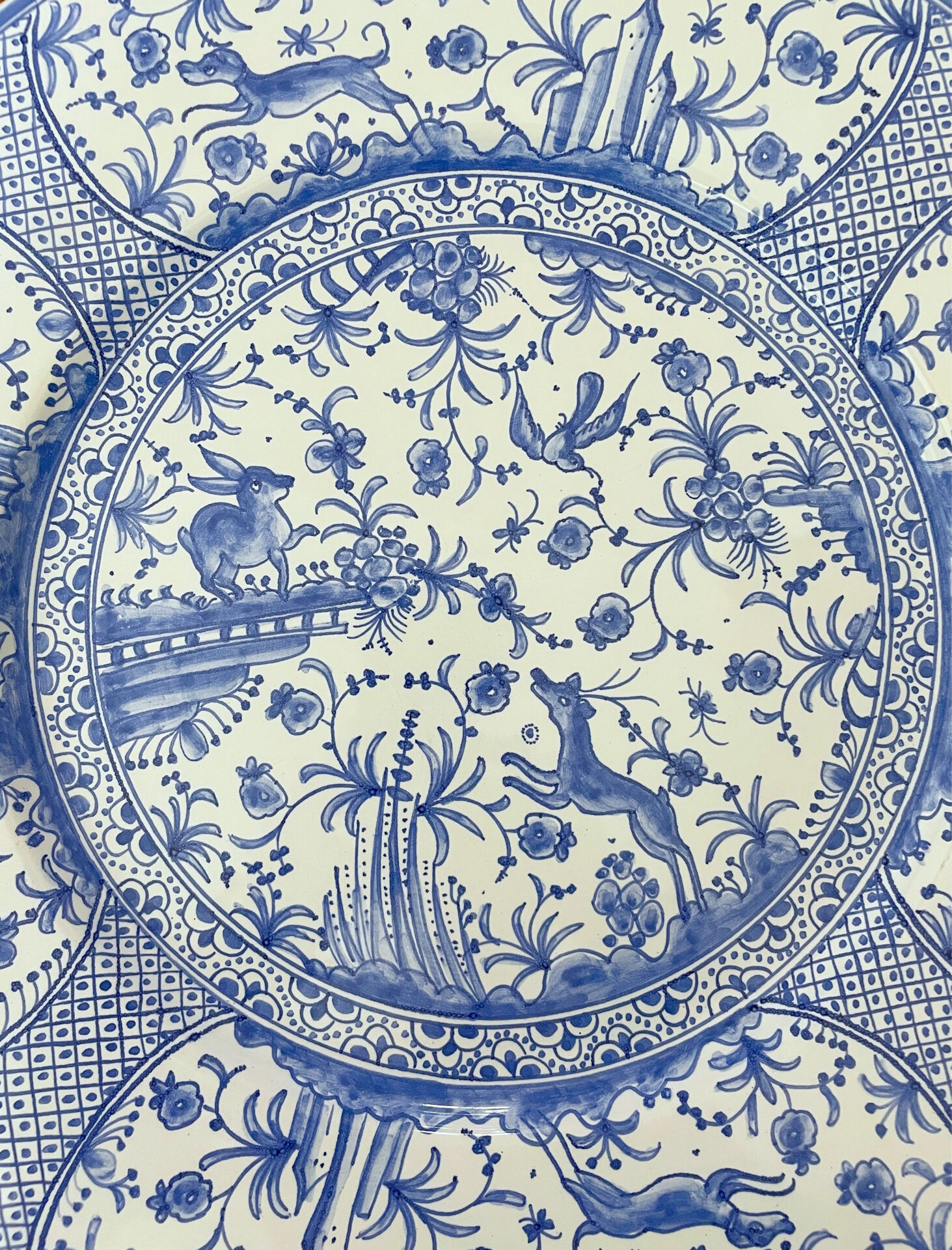 Plat de service en céramique de Coimbra peint à la main
