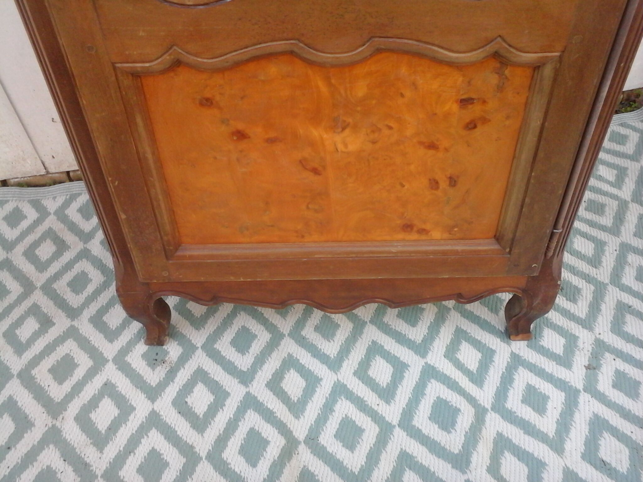 Cabinet hosier
