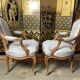 Paire de fauteuils cabriolets de style Louis XV