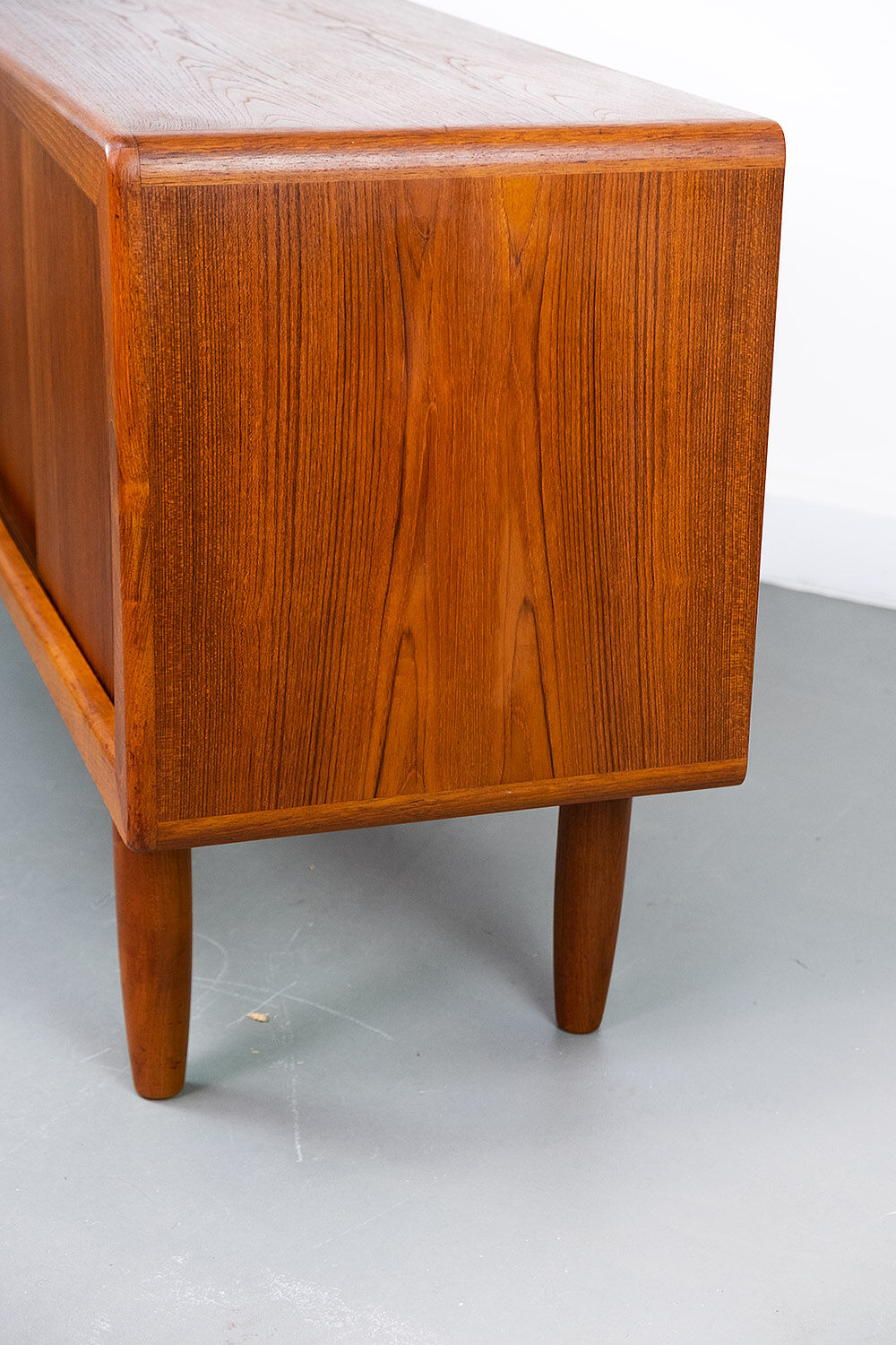 Enfilade vintage en teck avec tiroirs et portes coulissantes, années 1960