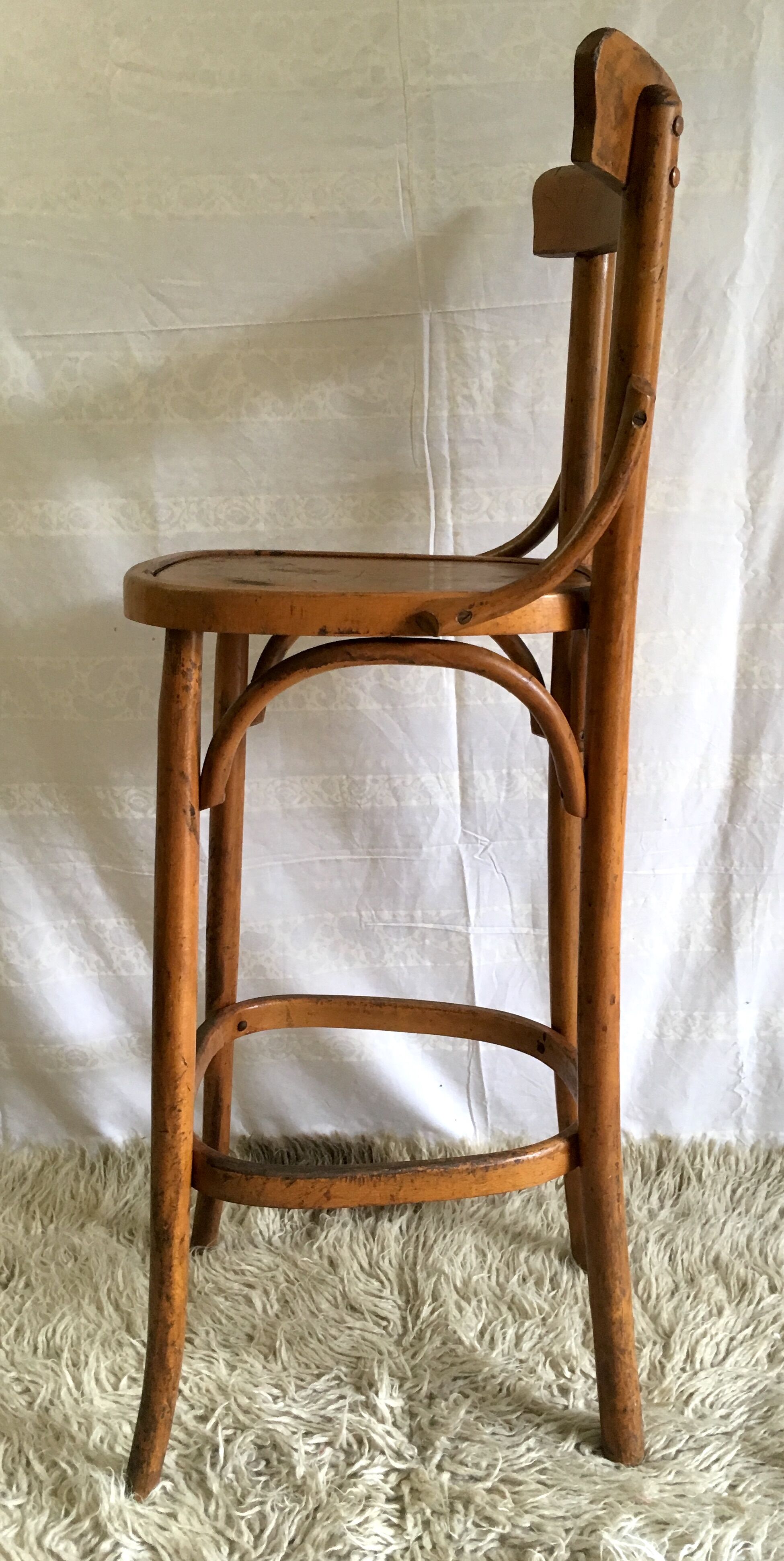 Curved wooden countertop chair - mid. 20th