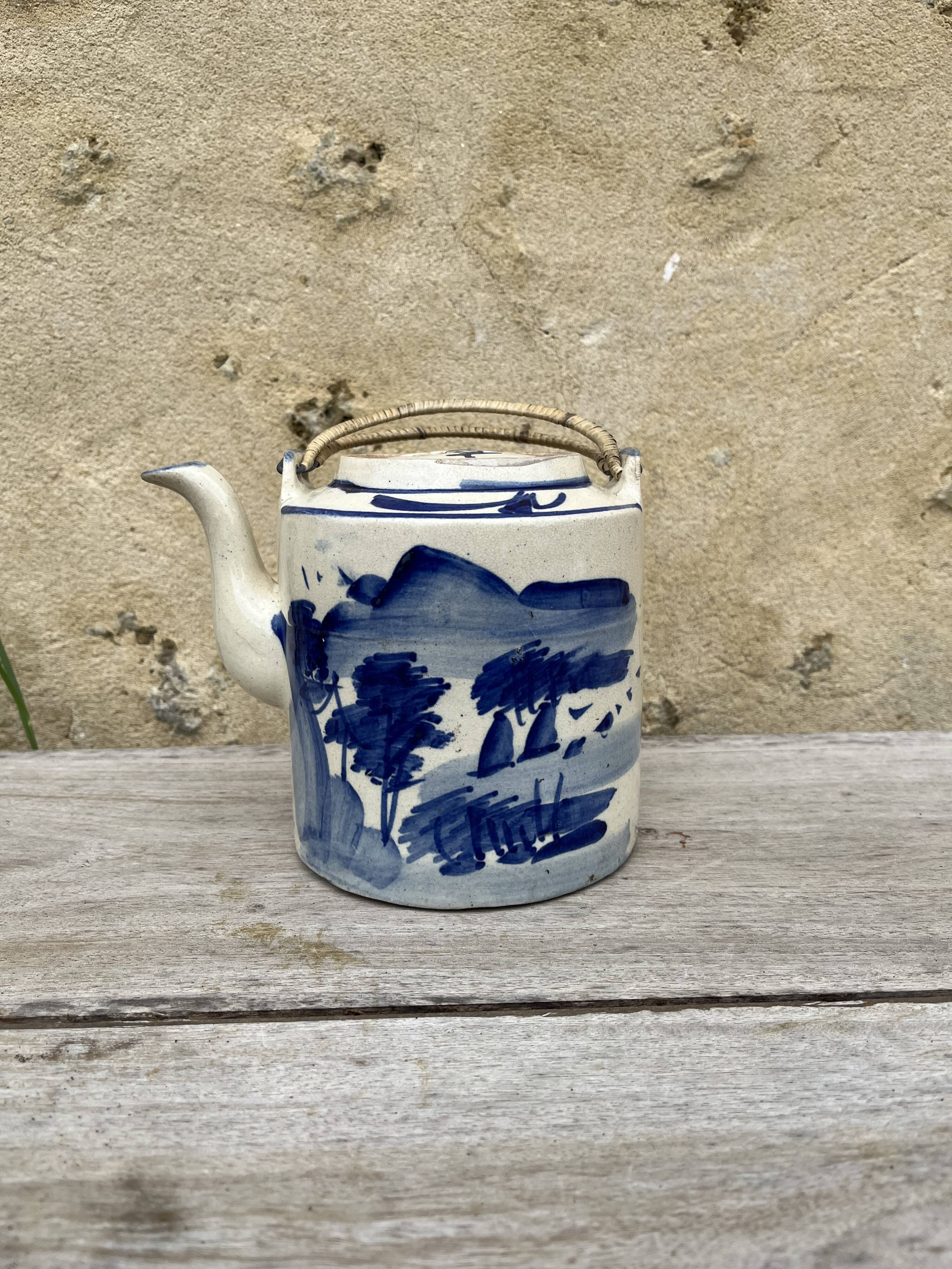 19th century hand-painted Chinese teapot