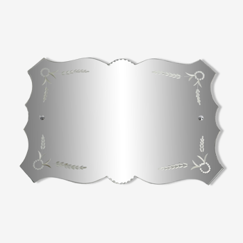 Engraved beveled mirror