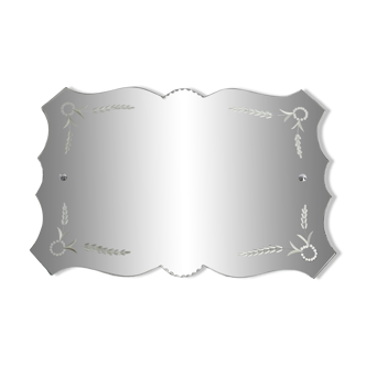 Engraved beveled mirror