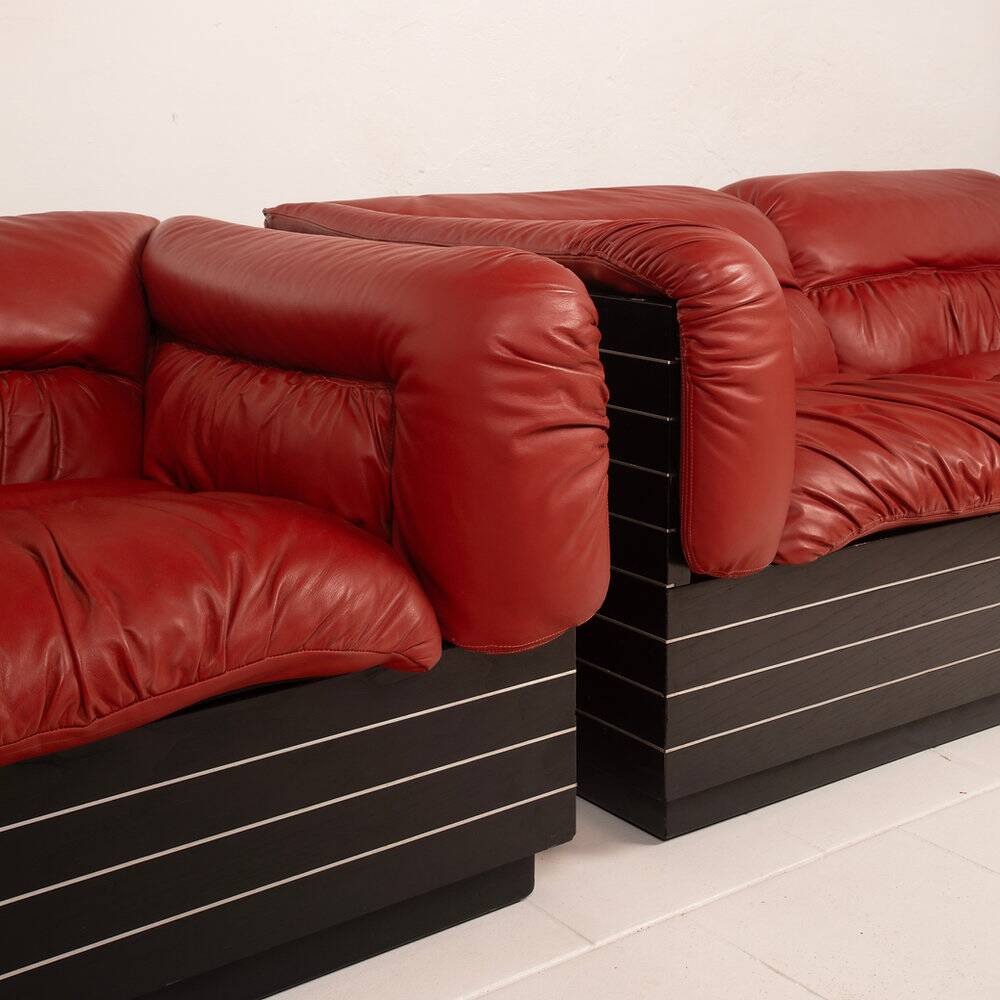 Pair of Strato sofas by Giovanni Offredi for Saporiti, 1970