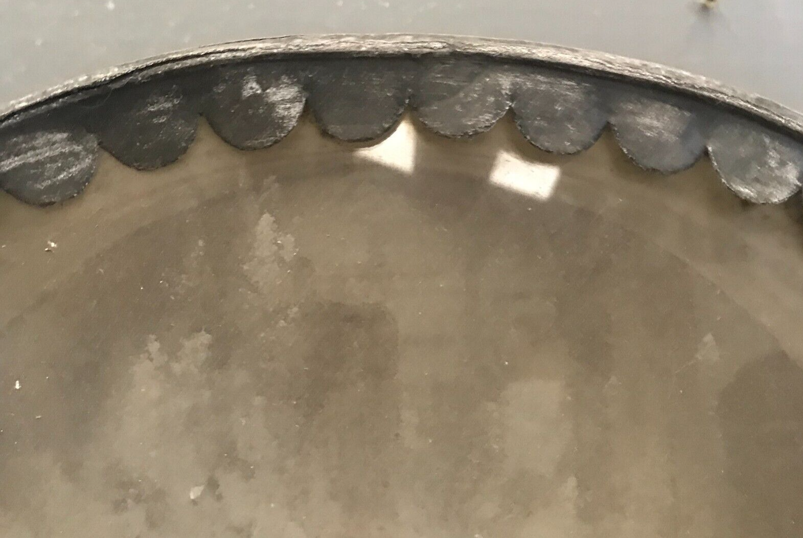 Zinc presentation case and glass door