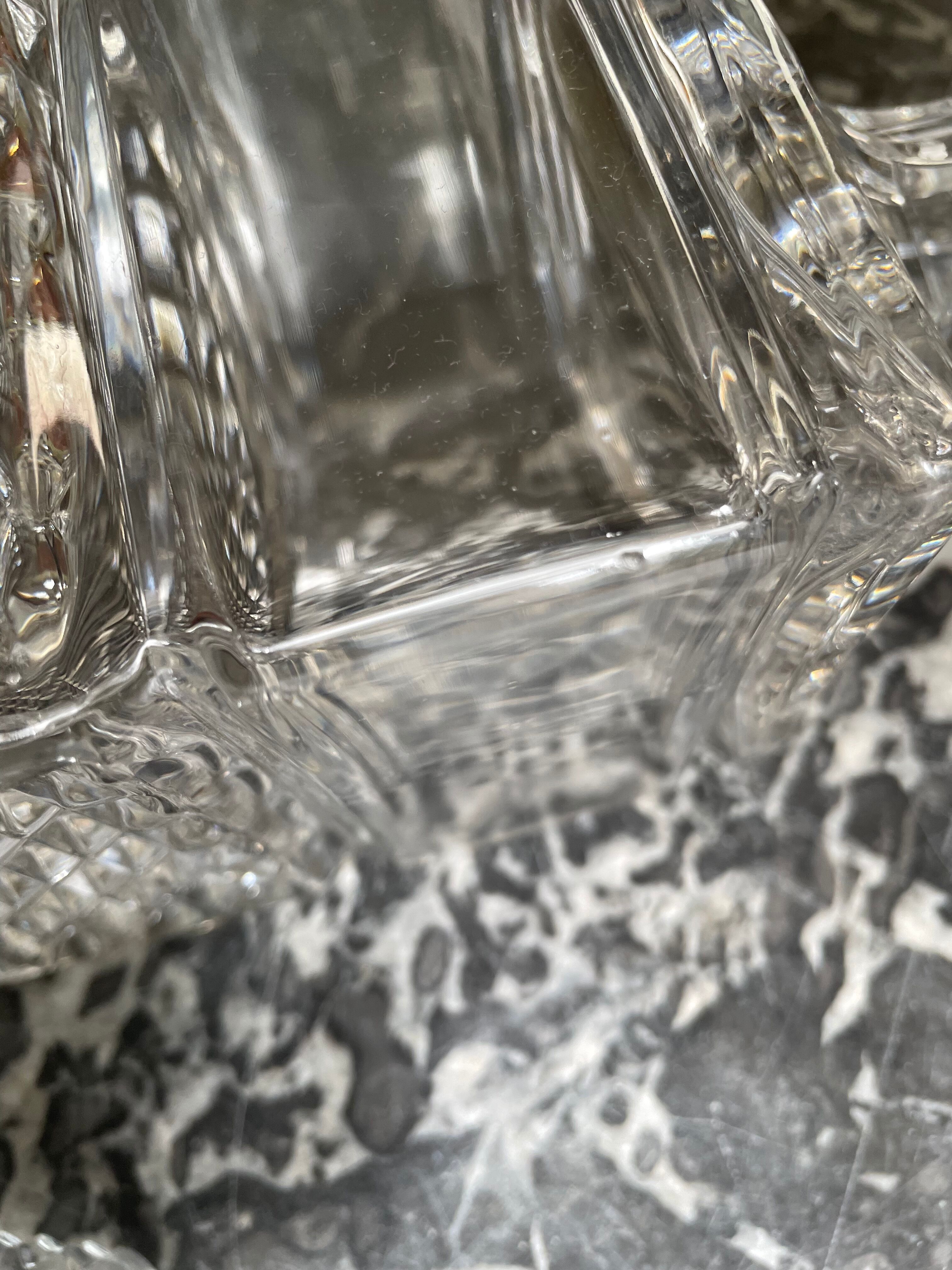 Vintage crystal decanter diamond tip