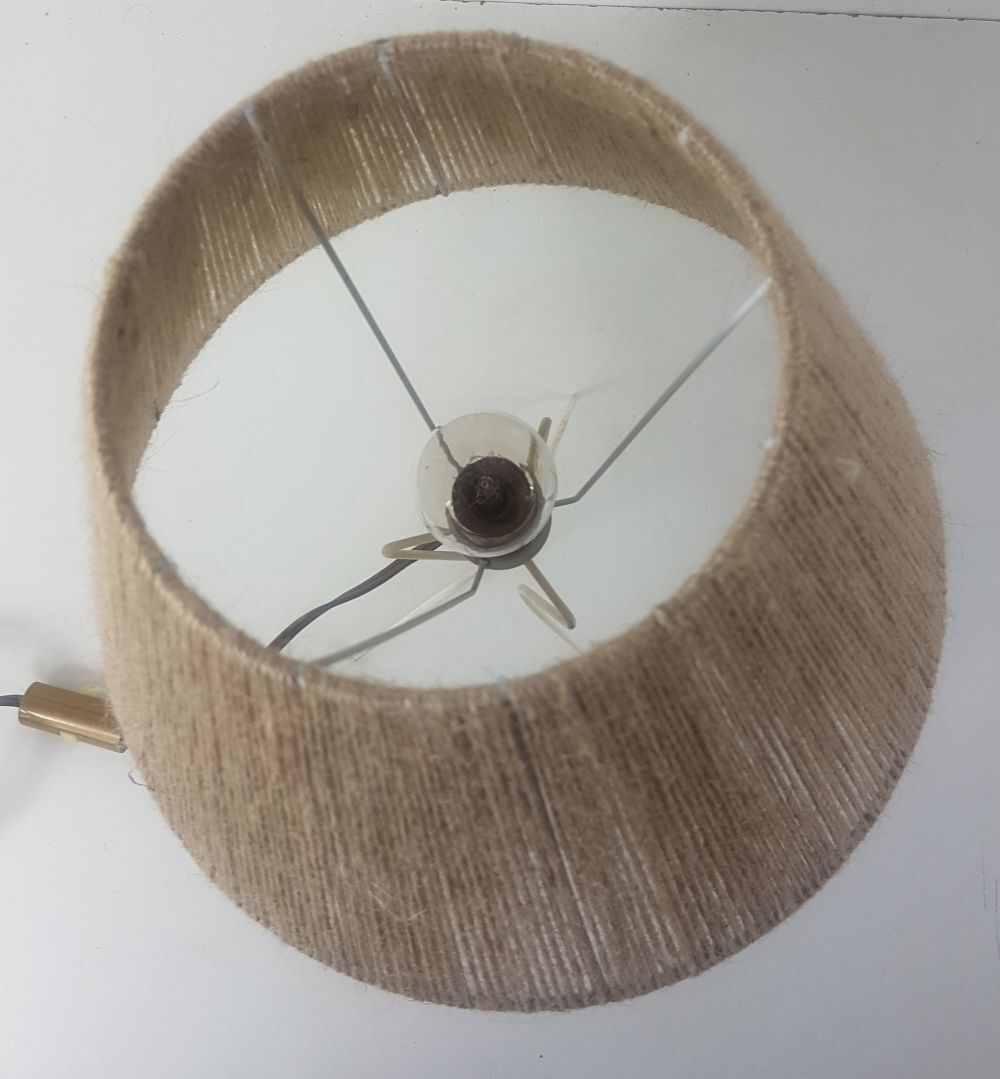 Tripod lamp 60s