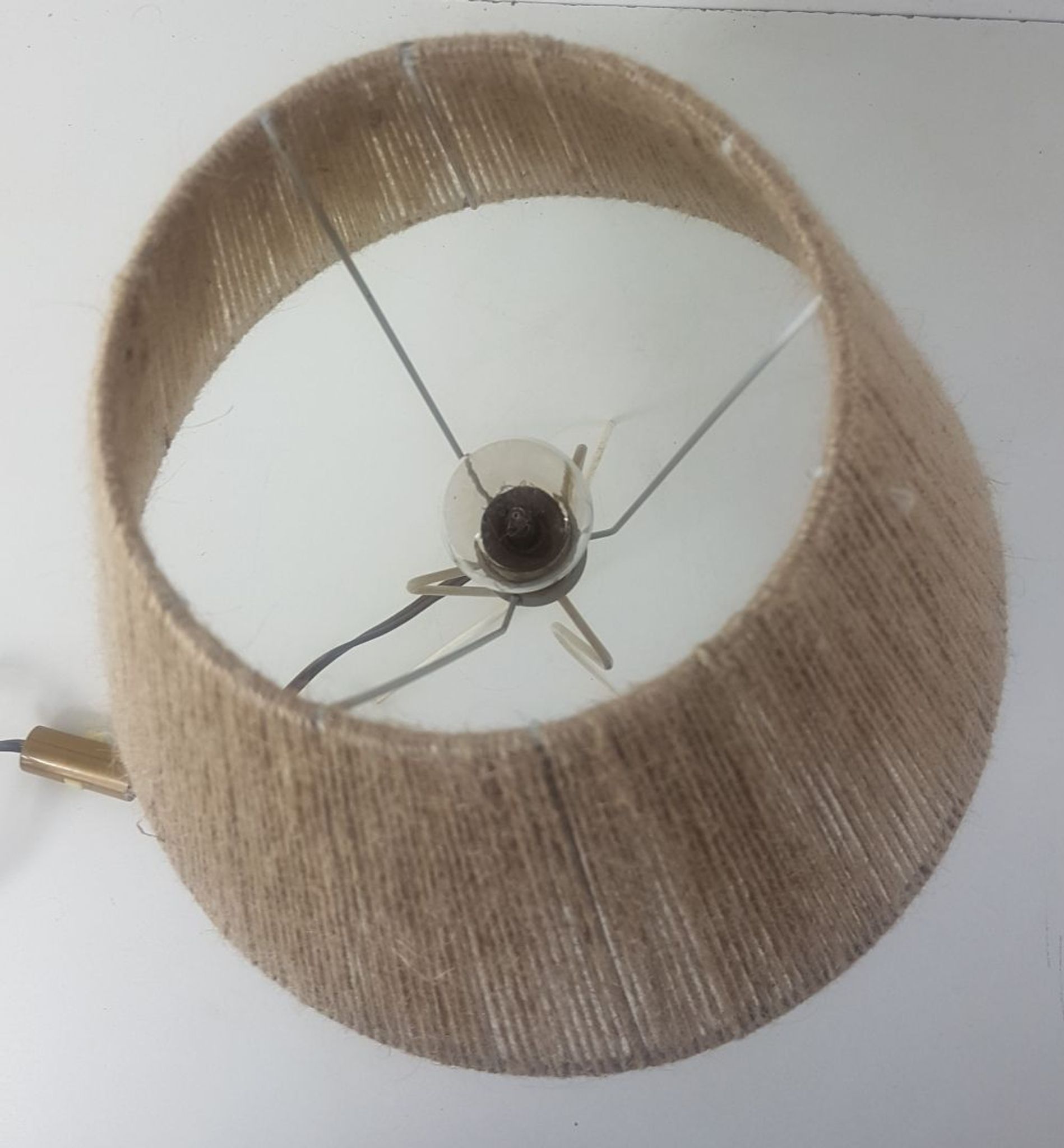 Tripod lamp 60s