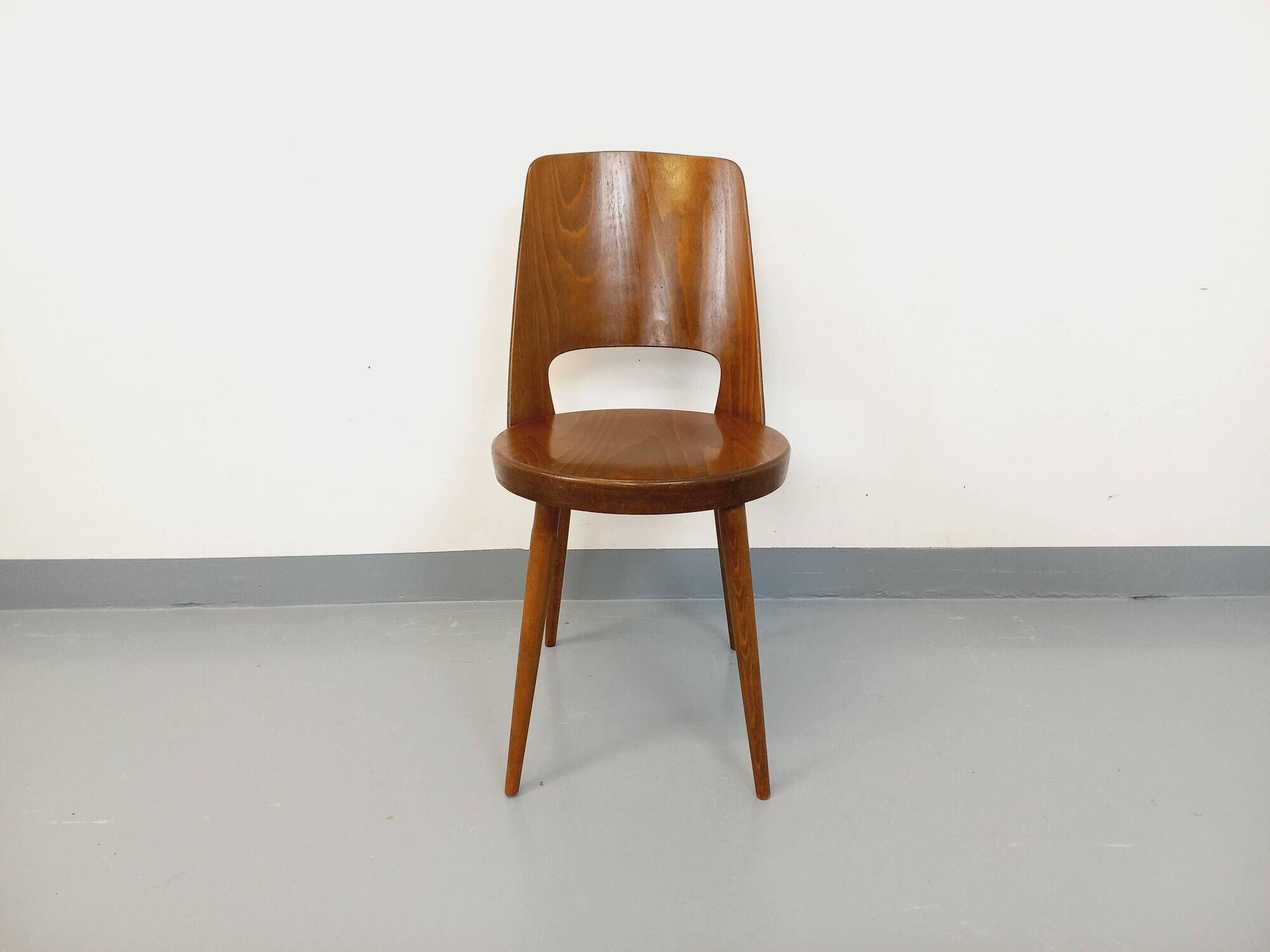 Chaise Mondor vintage de marque Baumann en bois des années 60