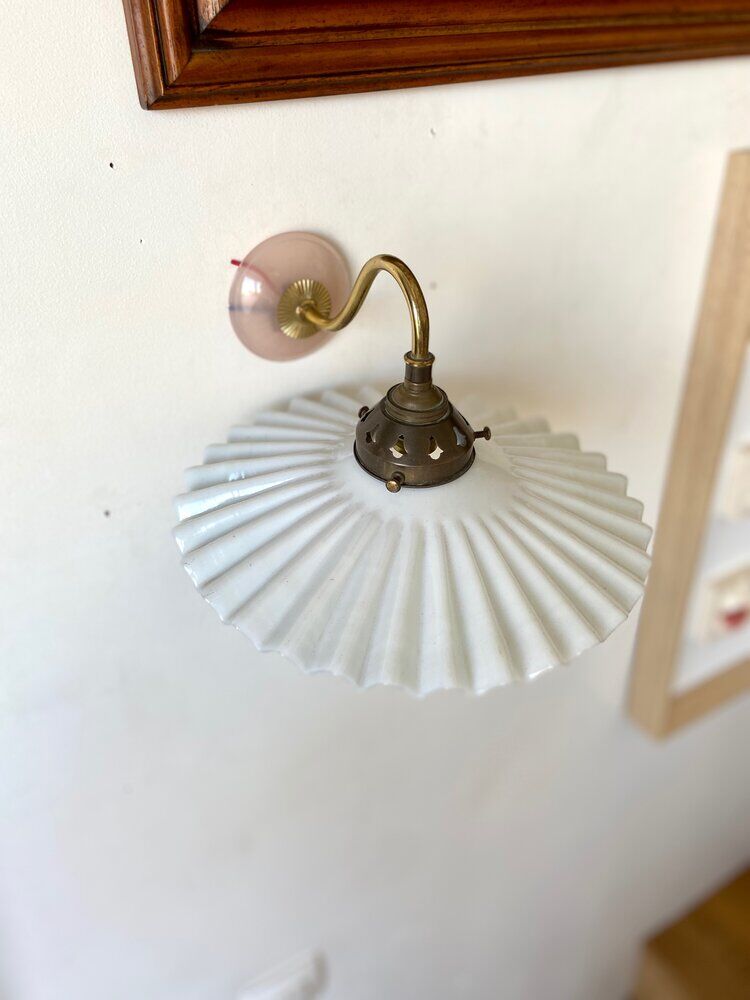 Wall lamp gooseneck in gilded metal and white opaline