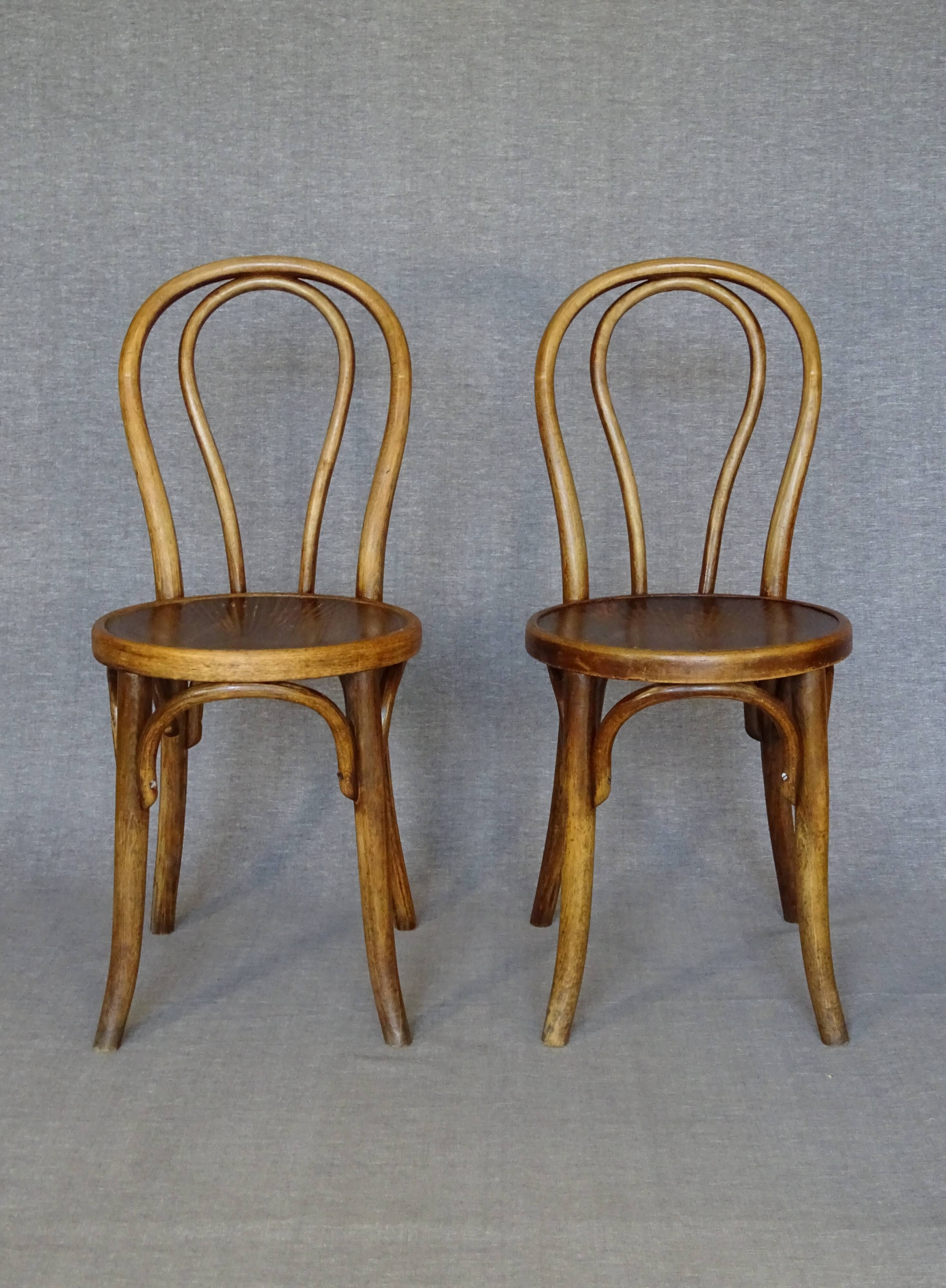 Set de 5 chaises N° 18 1/2 par Thonet, trés bistrot - 1930