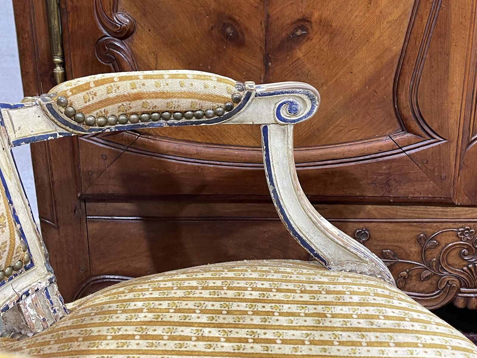 Paire de cabriolets d'époque Louis XVI en hêtre