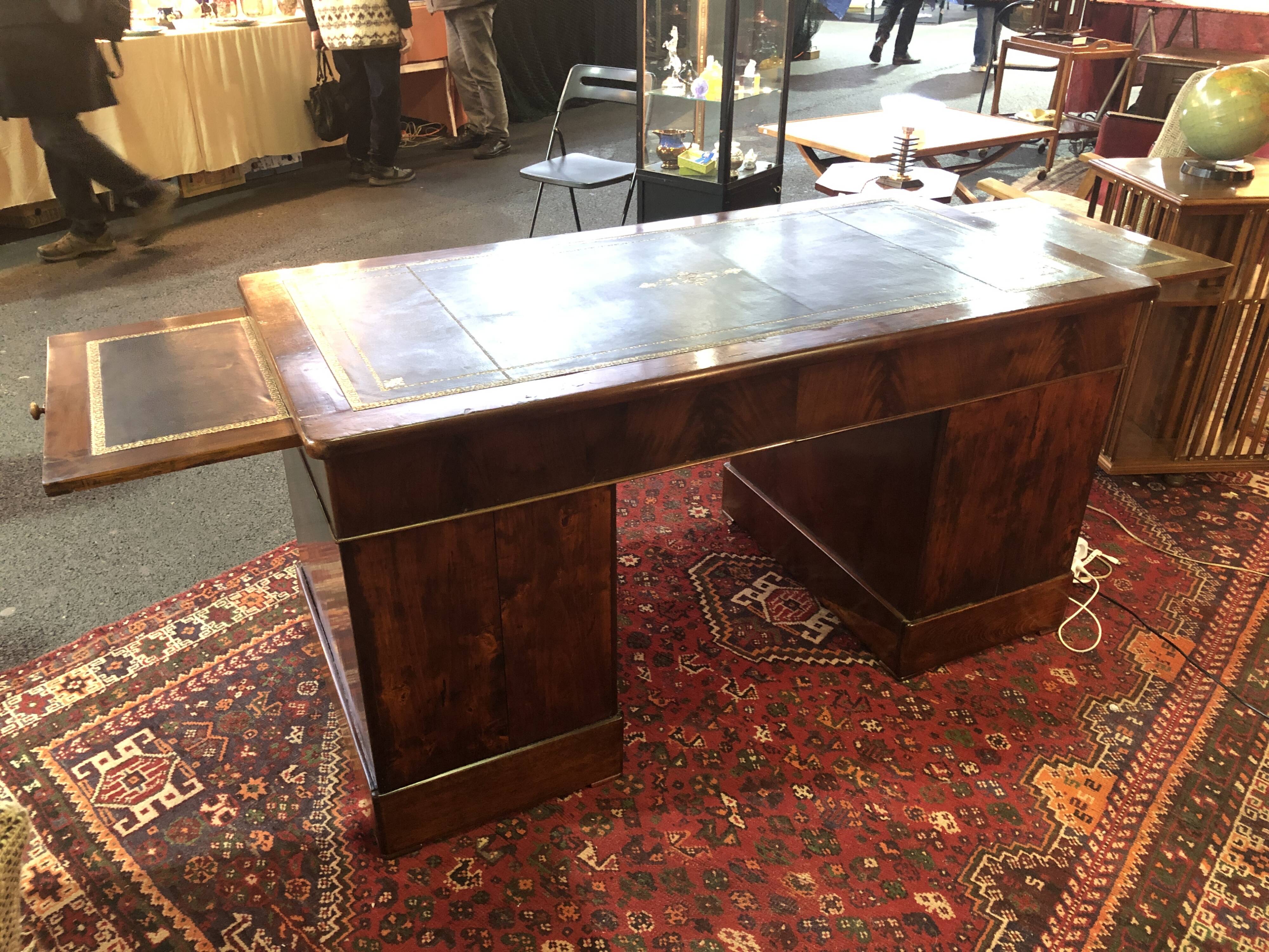 19th century pedestal desk