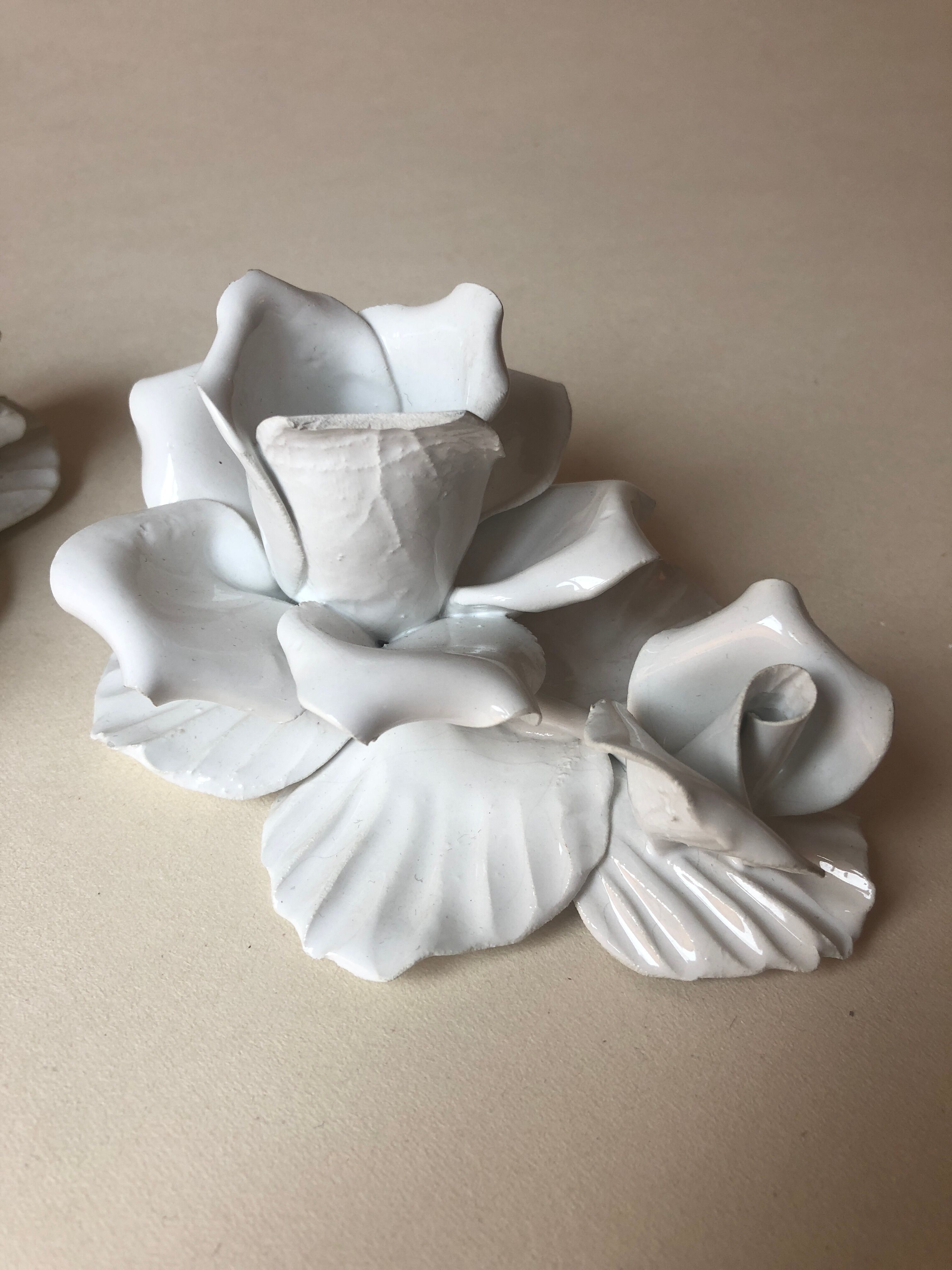 Set of 2 candlesticks in white porcelain