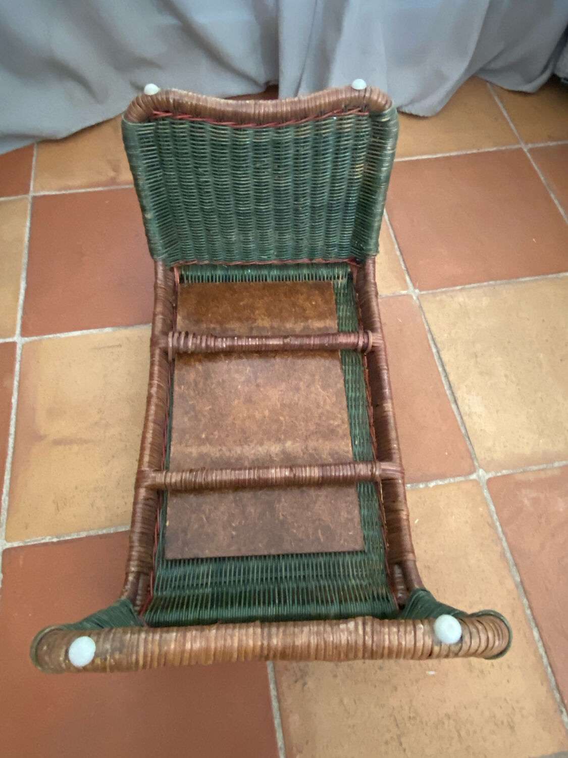 Wicker and rattan bed tray