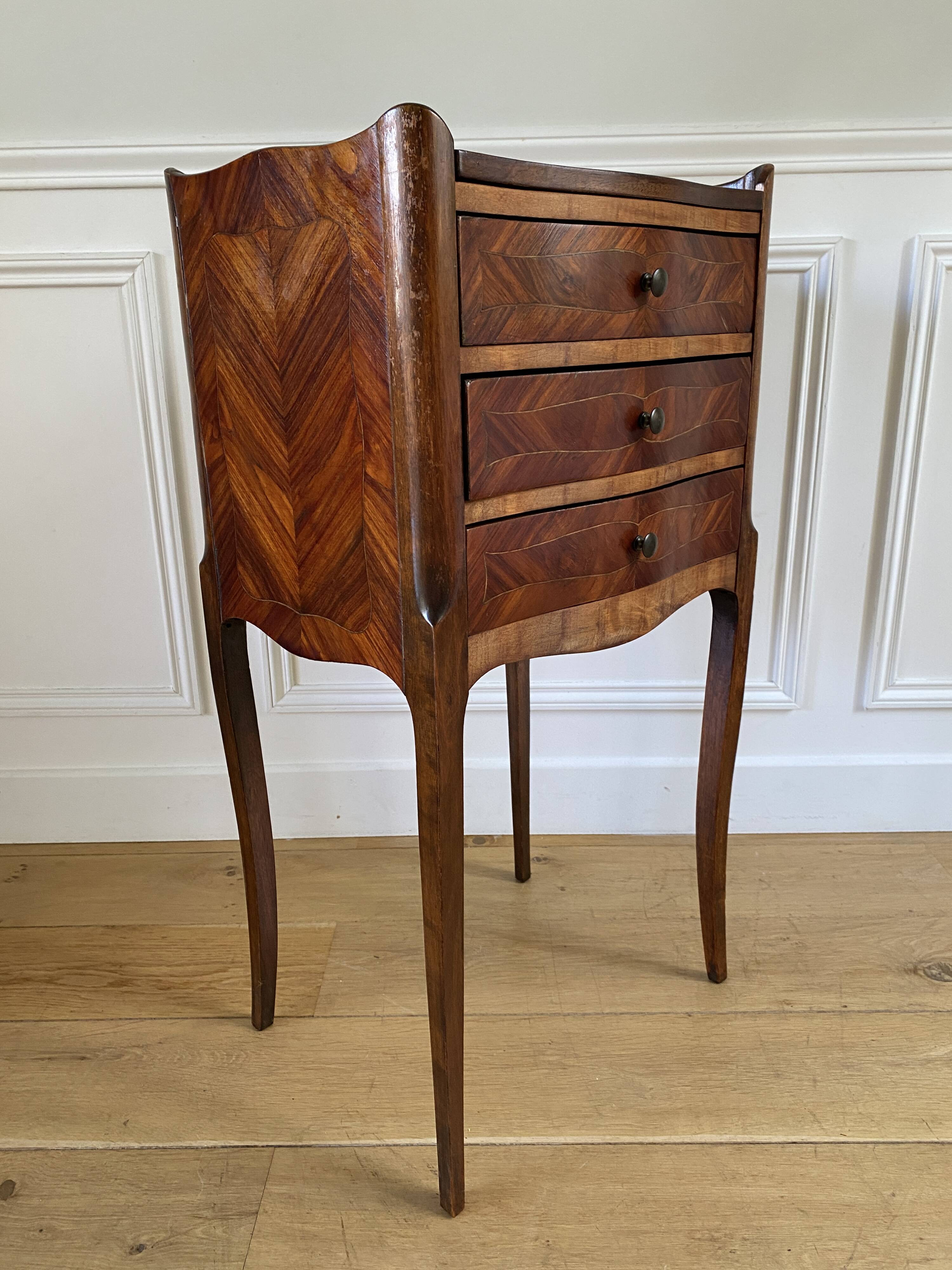 Antique marquetry bedside table – Louis XV style – 3 drawers