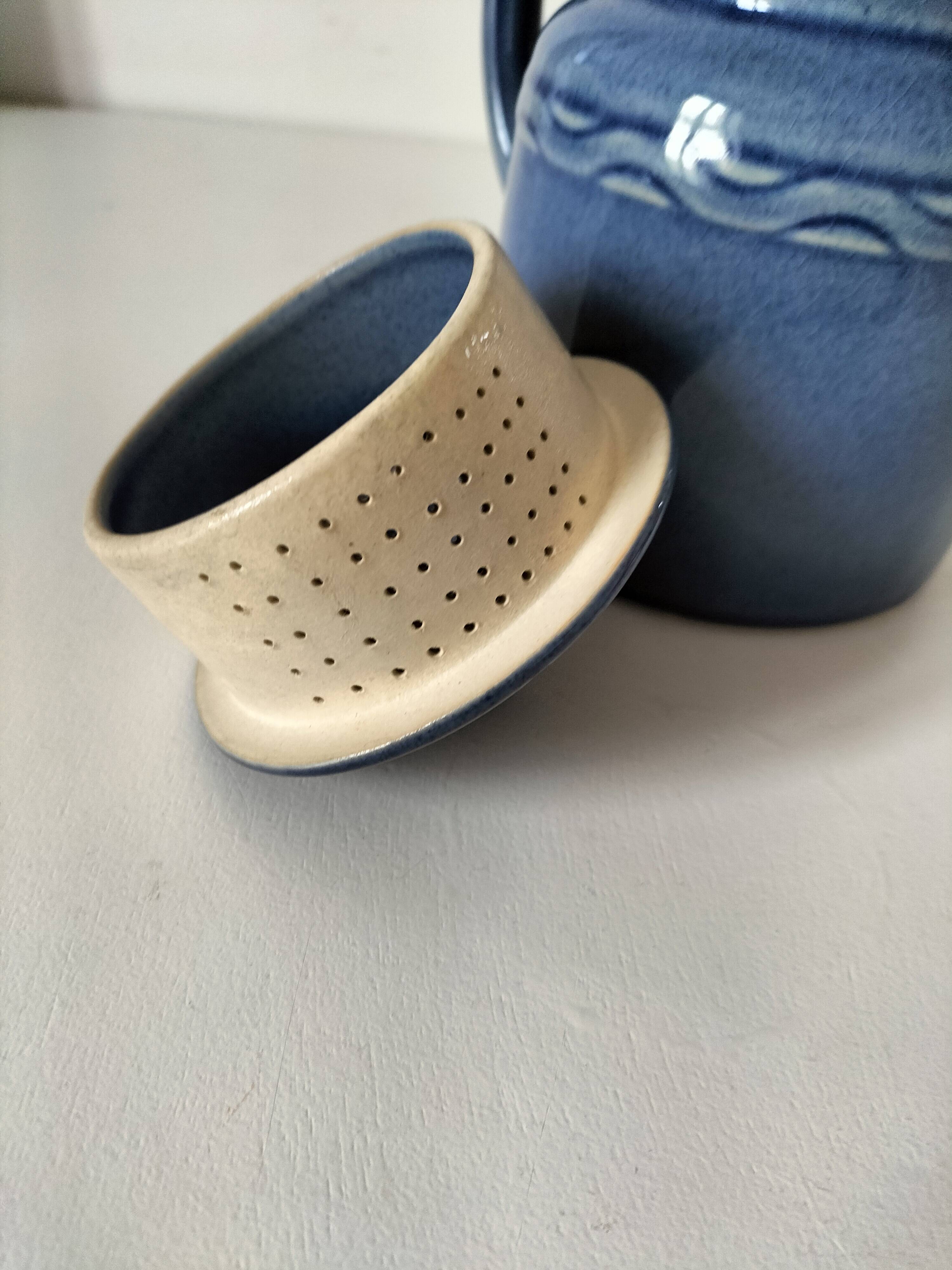 Blue speckled stoneware jug with integrated filter