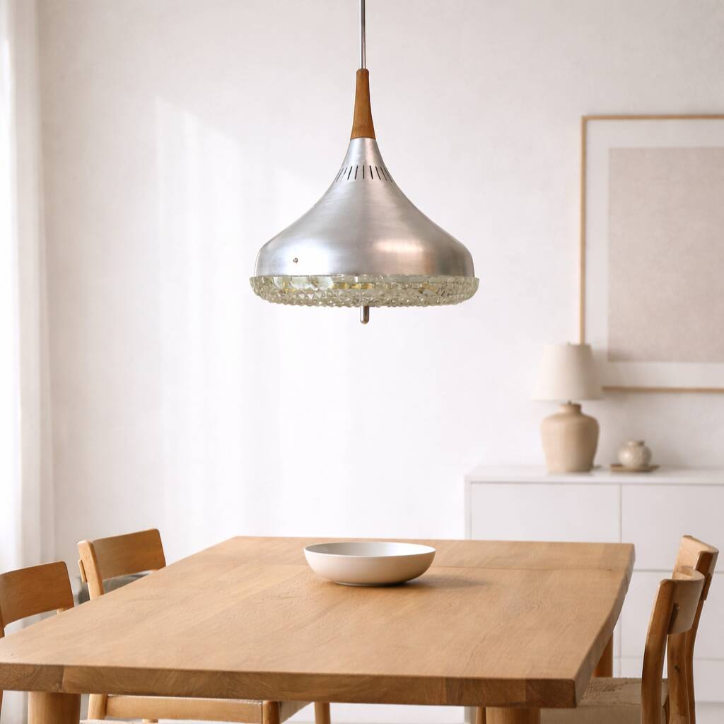 Scandinavian metal hanging lamp