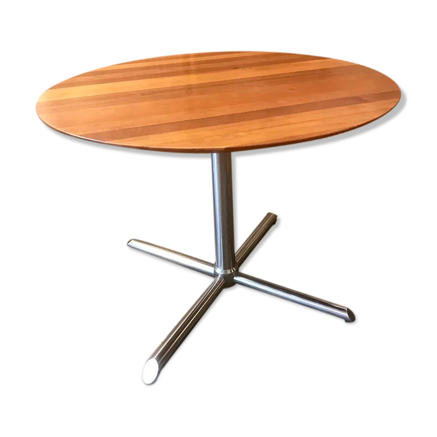 Danish table from the 90s in walnut