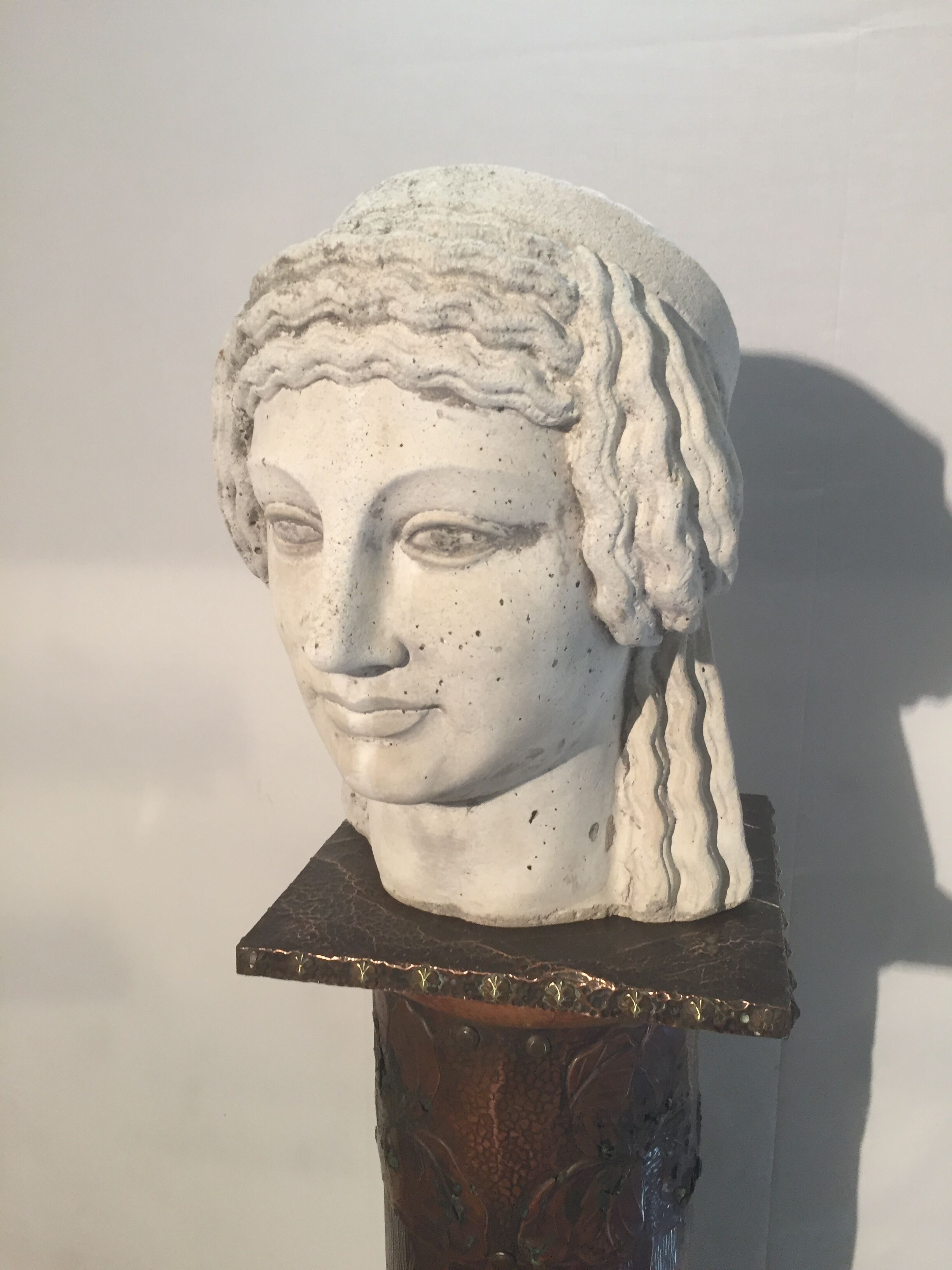 About stone bust greek