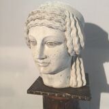 About stone bust greek