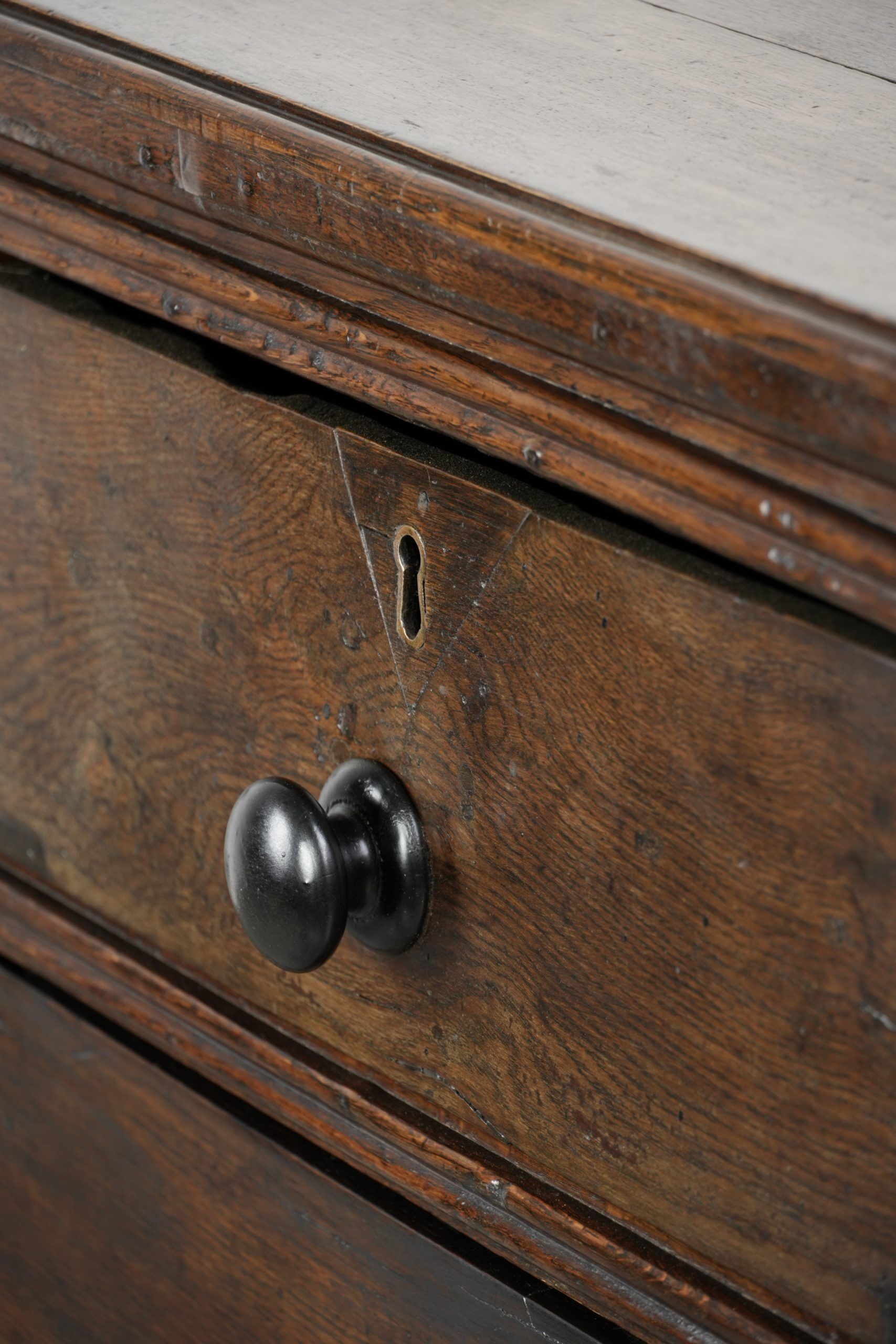 English antique oak chest of drawers / commode from the early 18th century