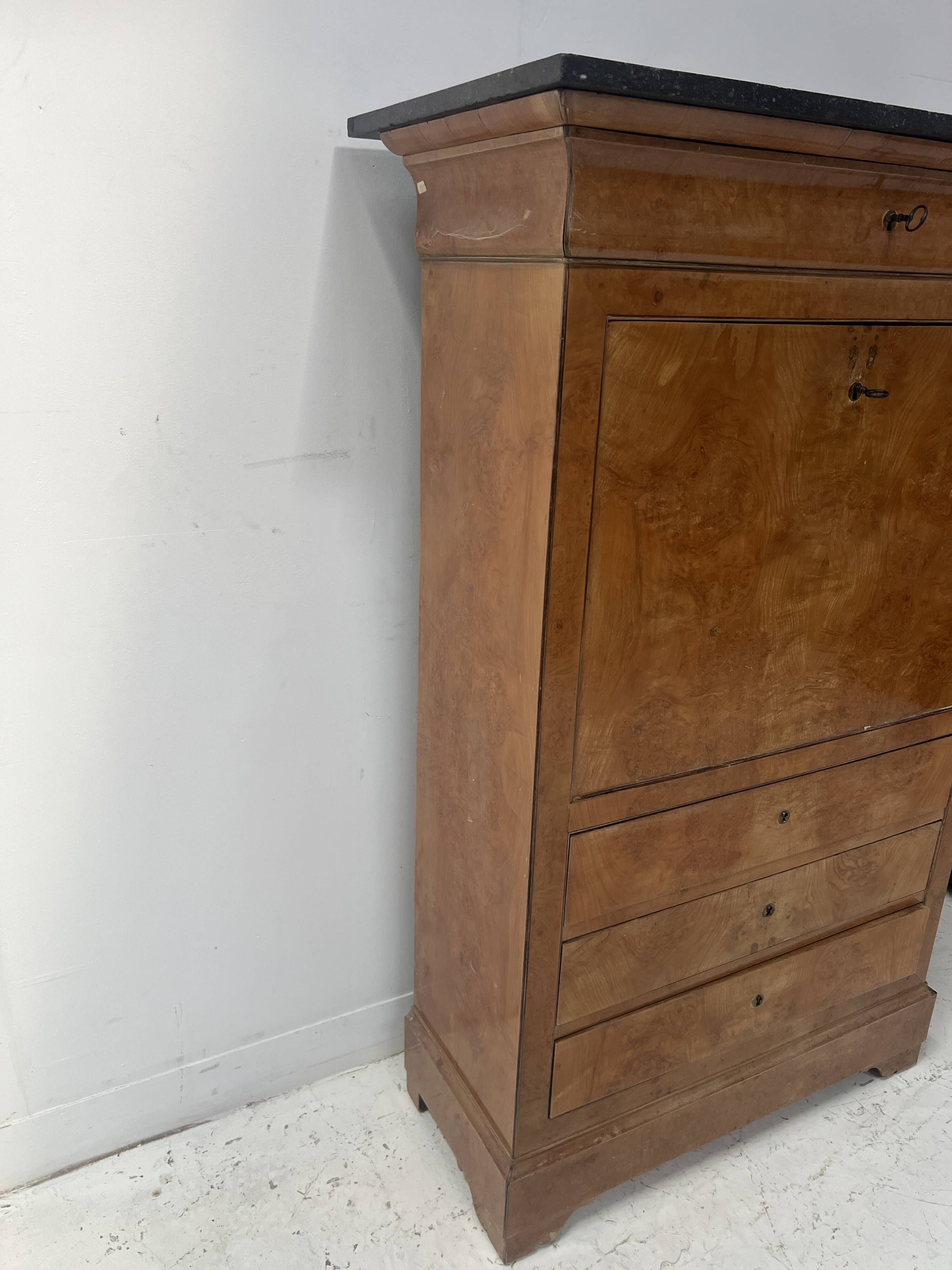 Louis Philippe secretary in light walnut briar, 19th century.