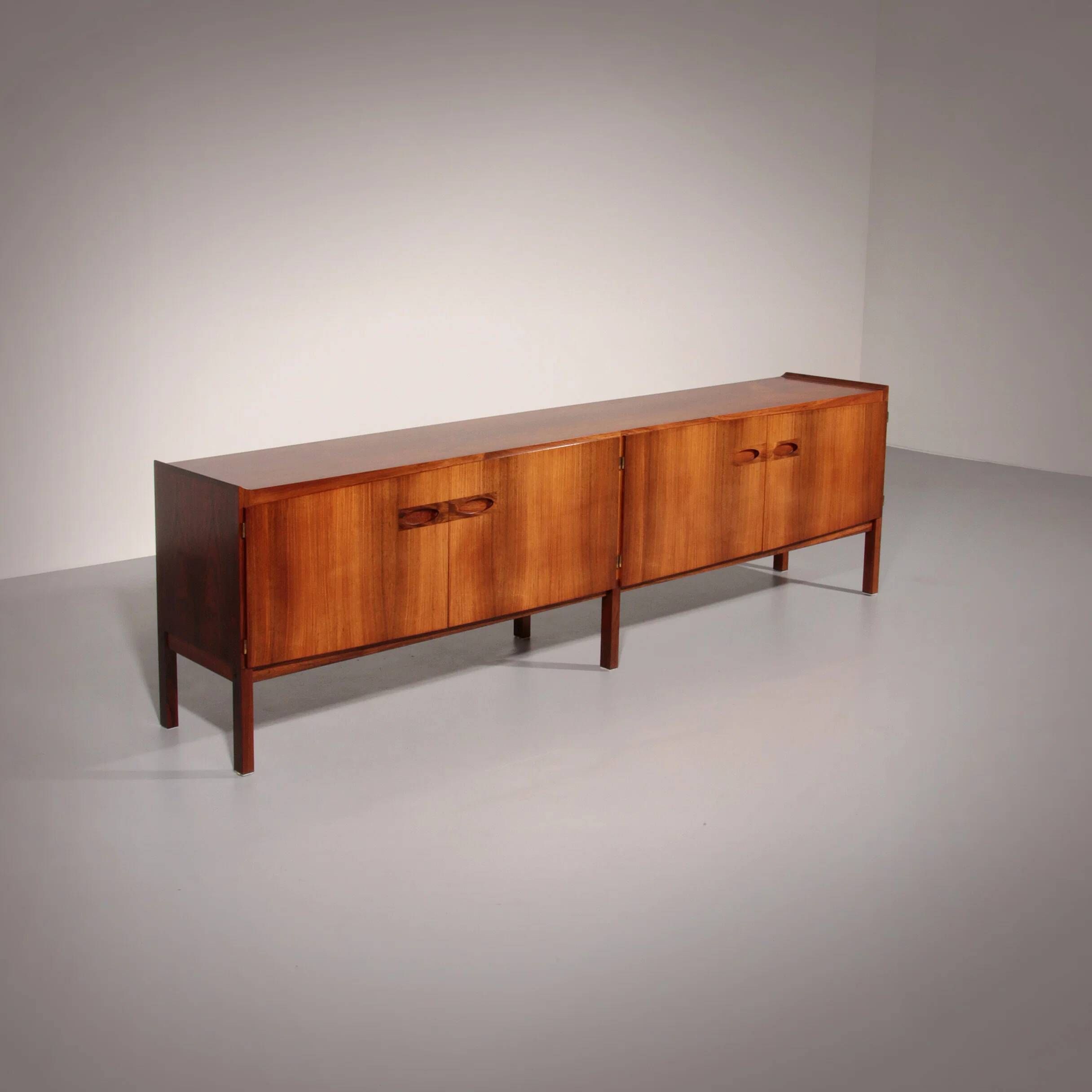 Buffet en bois Arne Hovmand Olsen pour Mogens Kold, Danemark, vers 1960.