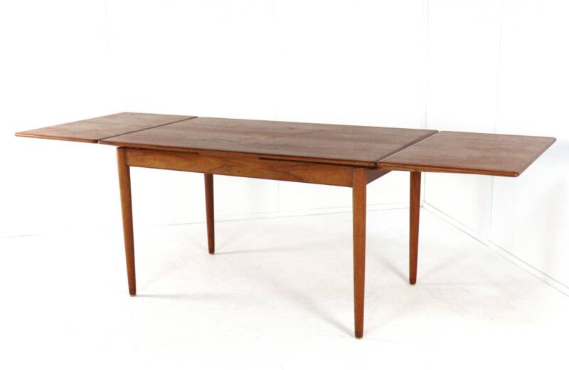 Rectangular extendable Danish dining table 'Flovt' in modern mid-century teak.
