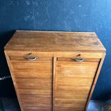 Curtain cabinet