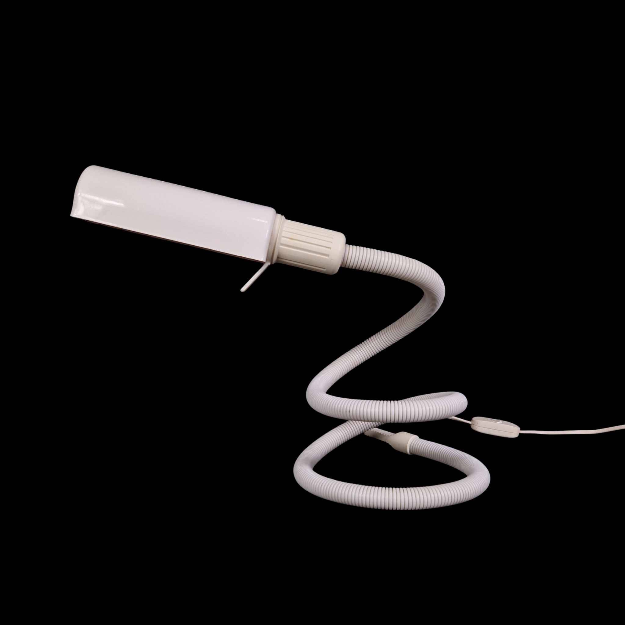 Lampe de bureau design Seneca des années 80 fabriquée en Suède.