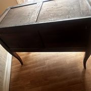 Commode galbée marquetée style Louis XV – plateau marbre- 19 e siècle