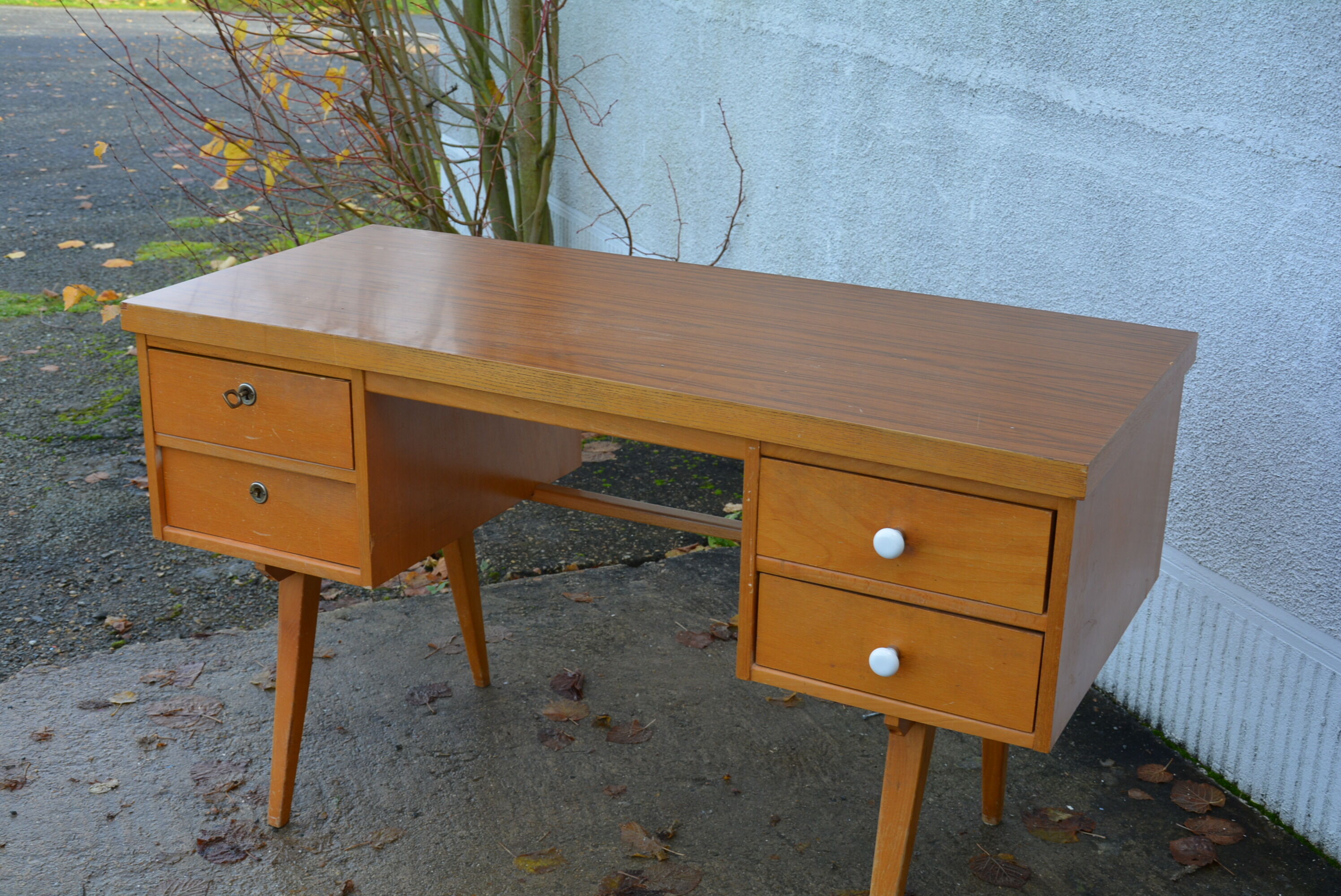 Vintage desk compass feet