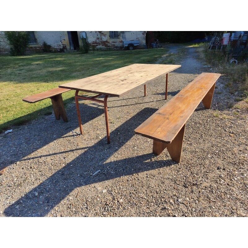 Industrial or communal table with benches