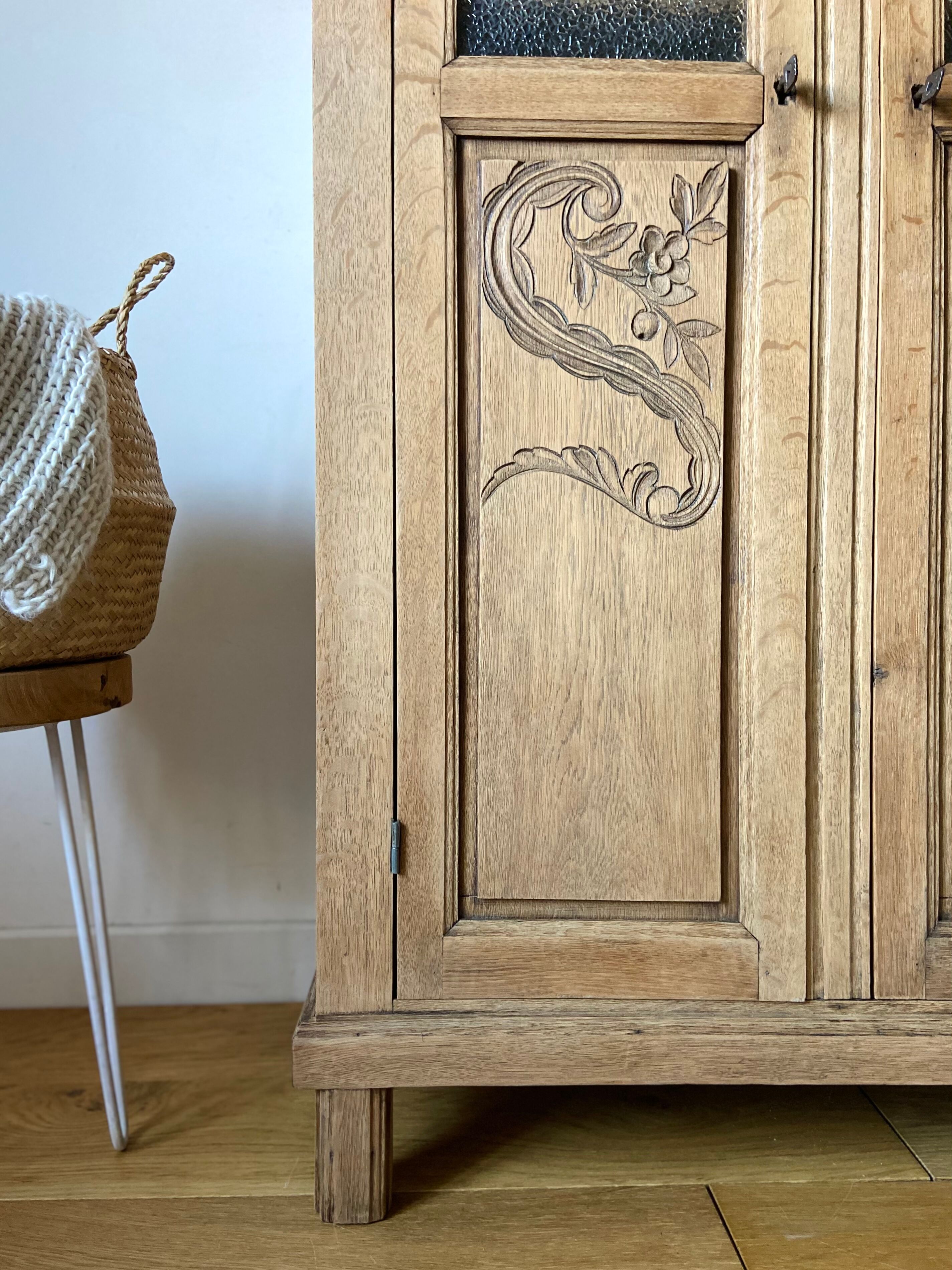 Art deco cabinet showcase