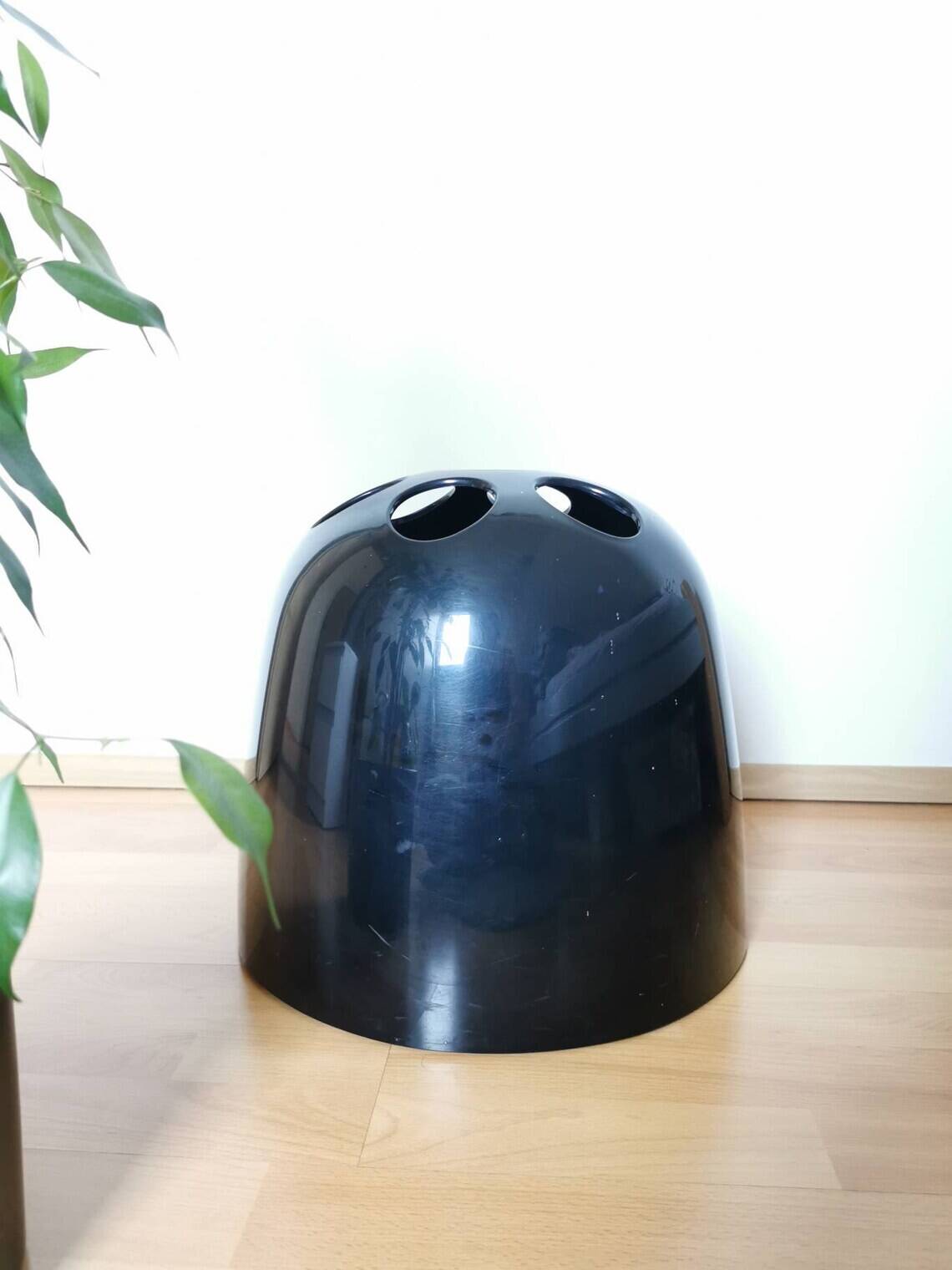 Black Dedalo Umbrella Stand by Artemide, Italian 1960s Design