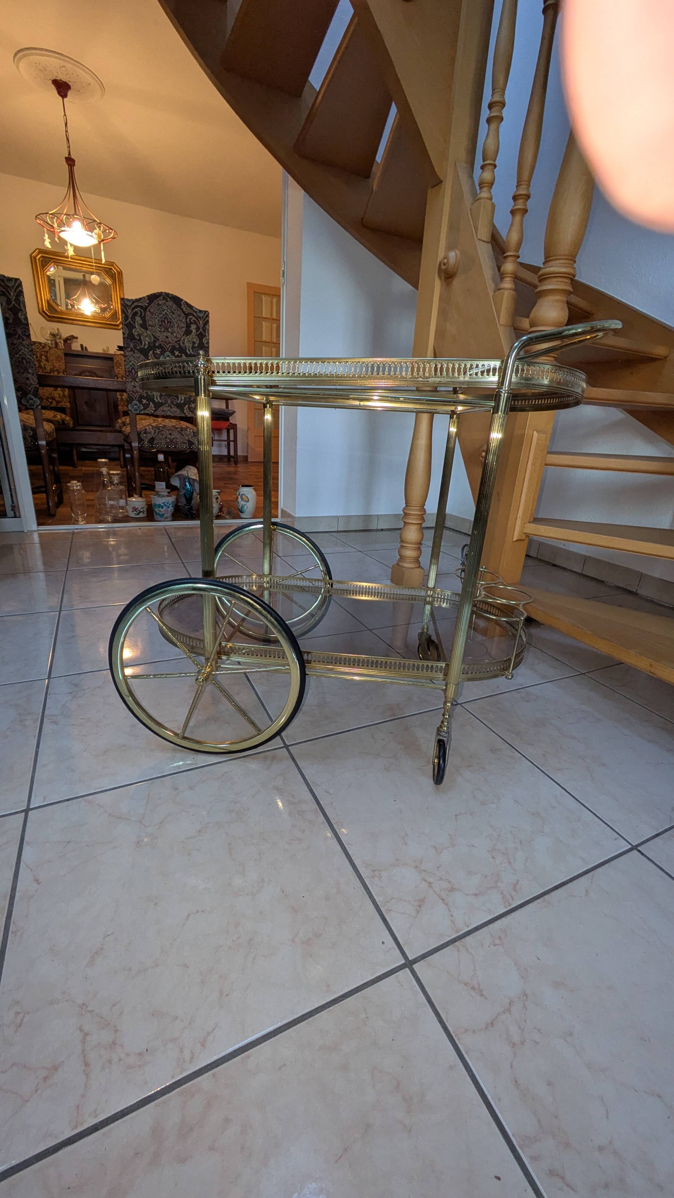Hollywood Regency style bar cart in brass and glass, 1970s
