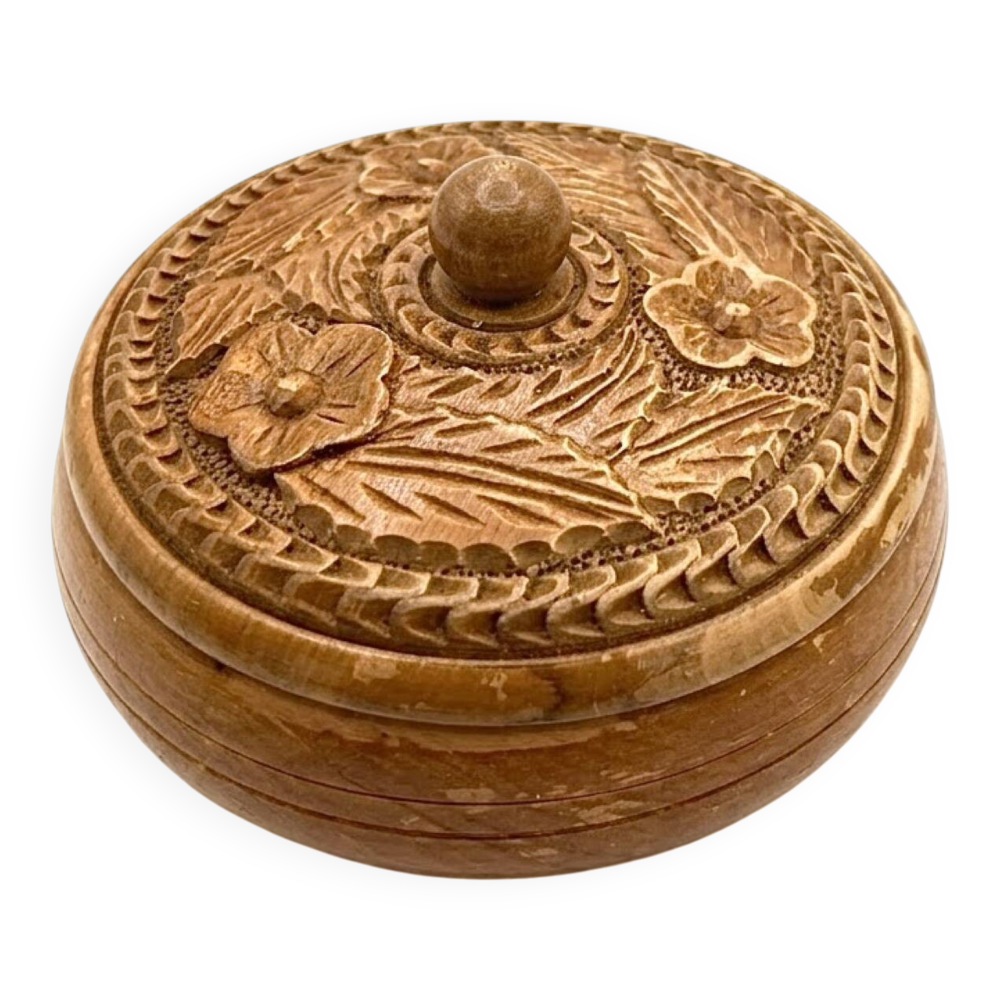Boîte en bois sculpté à la main